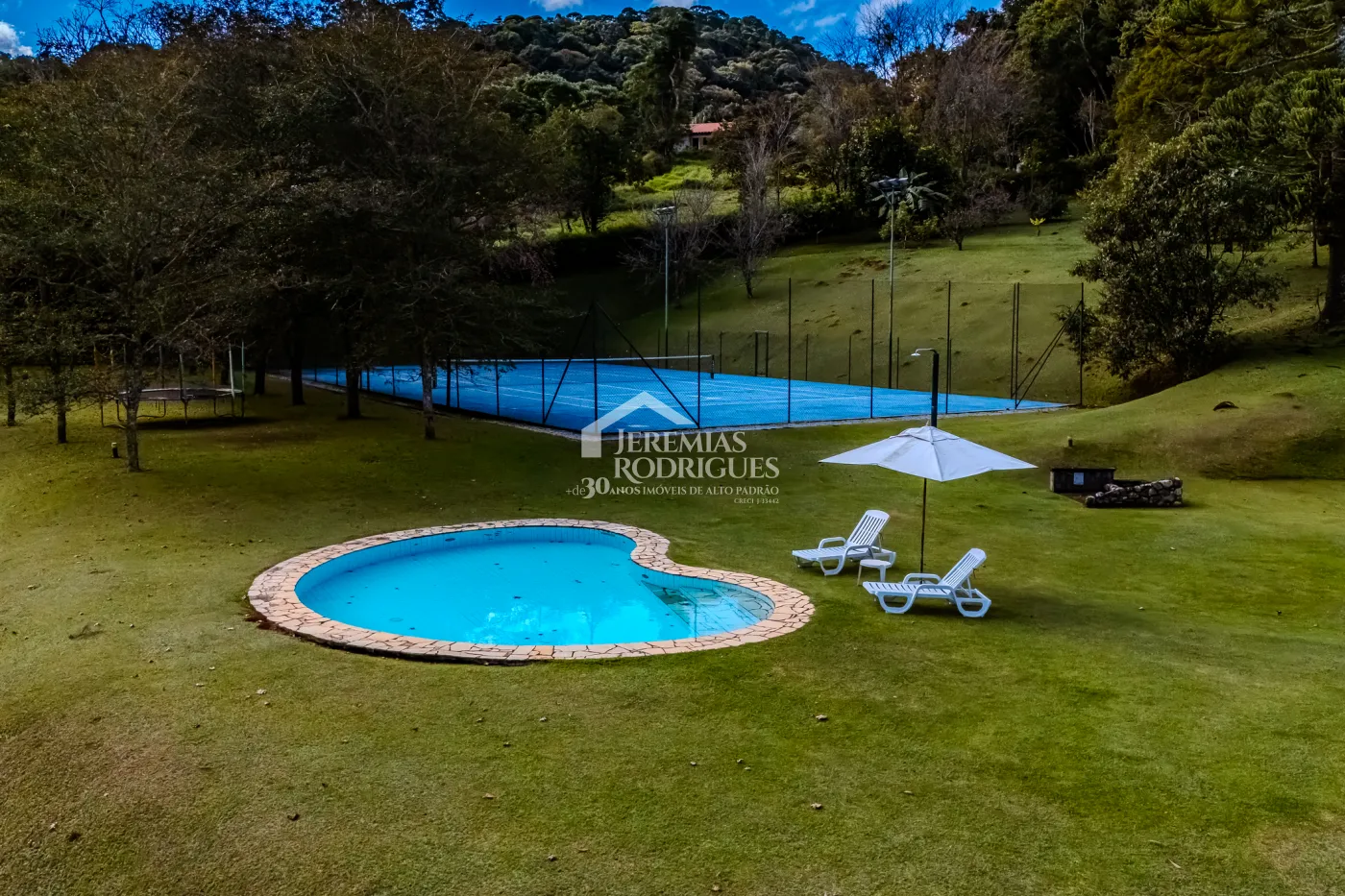 Casa de Campo à venda com 5 suítes no bairro Reinópolis em Santo Antônio do Pinhal/SP