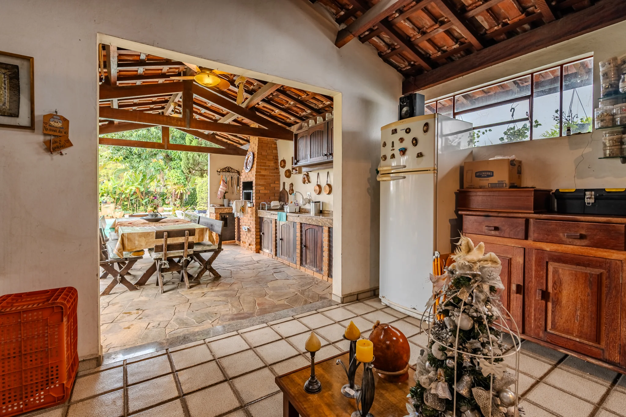 Casa à venda com 4 dormitórios no Condomínio Village Paineiras em Pindamonhangaba/SP. 