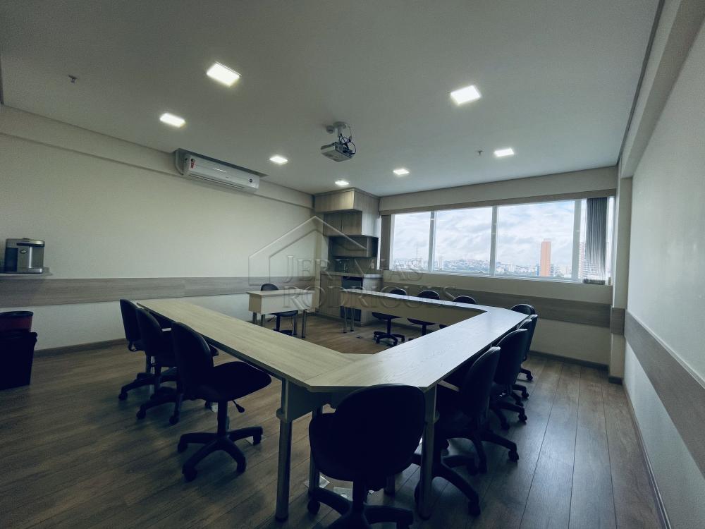 Sala comercial no Edifício Square em Taubaté/SP.