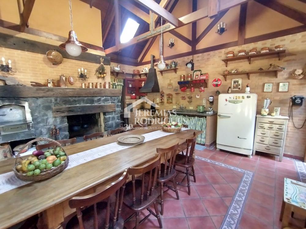 Casa com 6 dormitórios, 735 m² - Condomínio Jardim Véu da Noiva - Campos do Jordão/SP