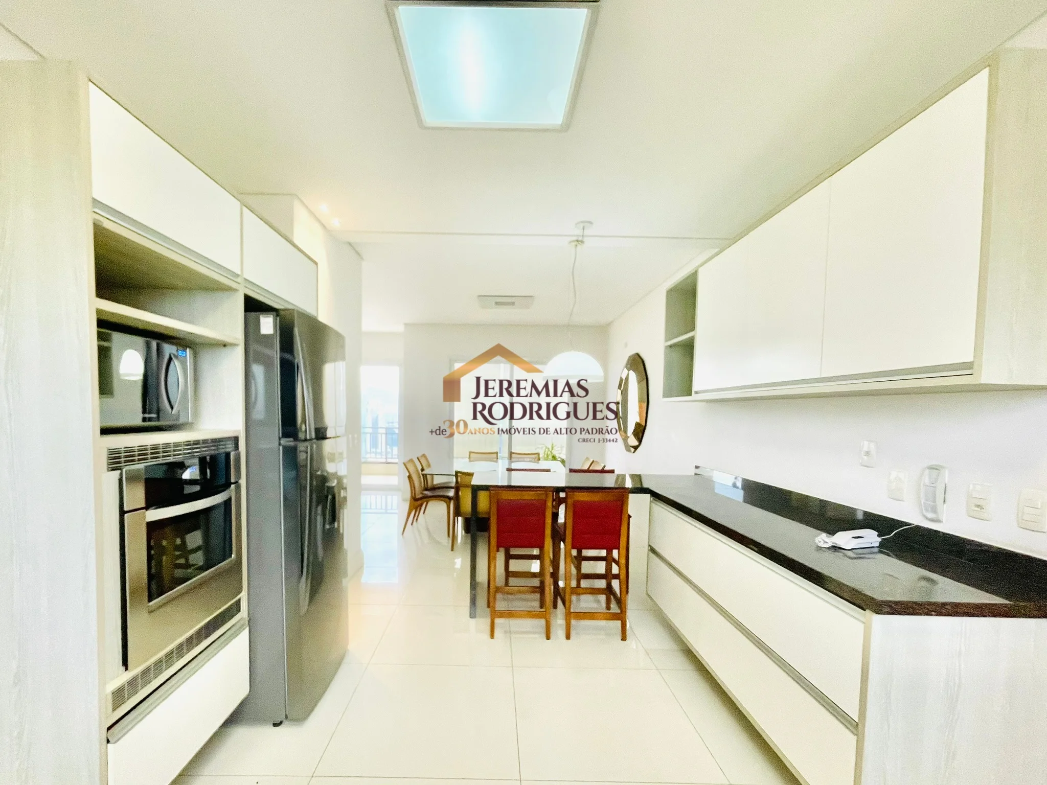 Apartamento Mobiliado para locação e venda no Condomínio Des Arts em Taubaté/SP.