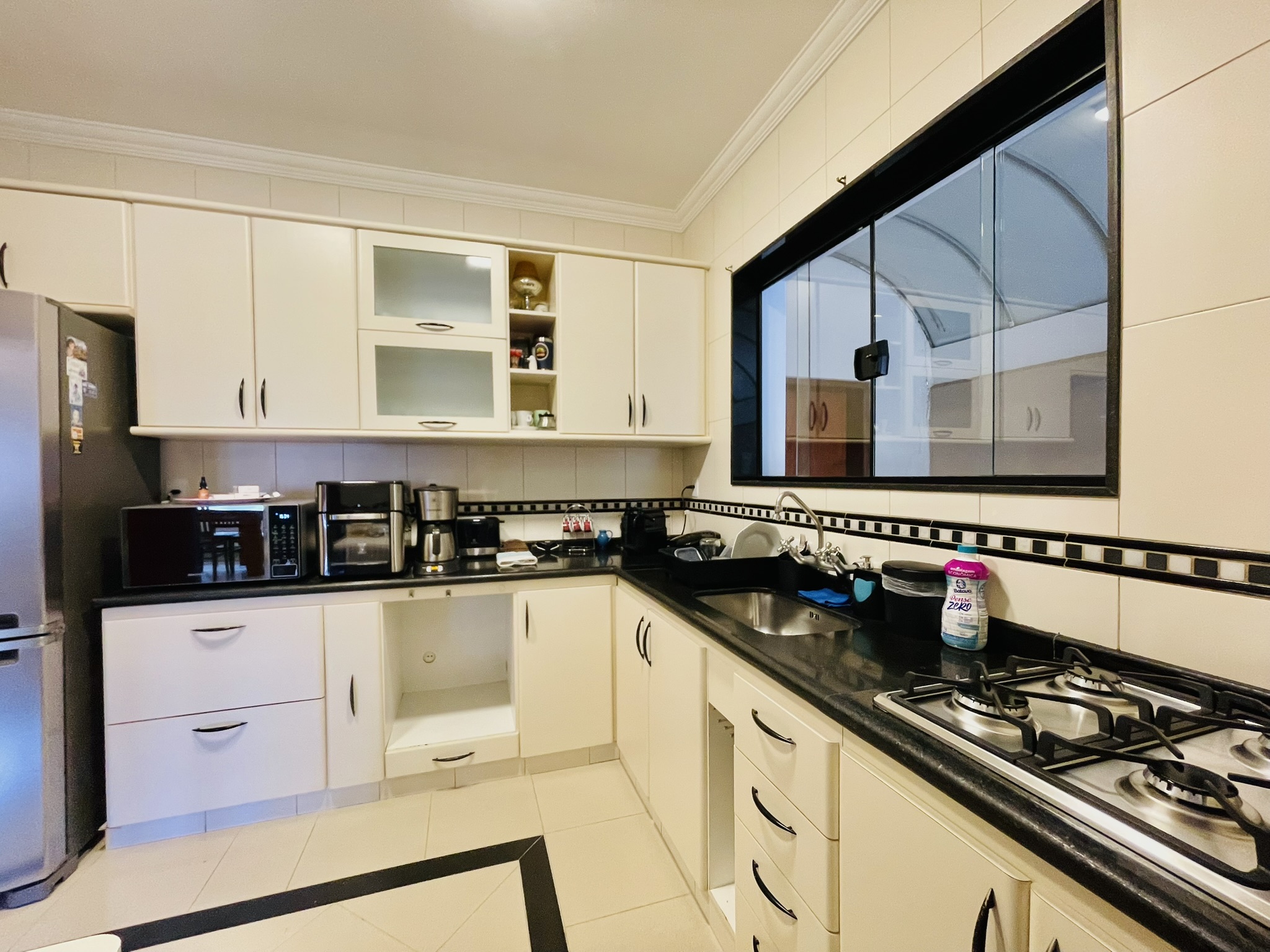 Casa para venda e locação com 4 dormitórios no Condomínio Taubaté Village em Taubaté/SP