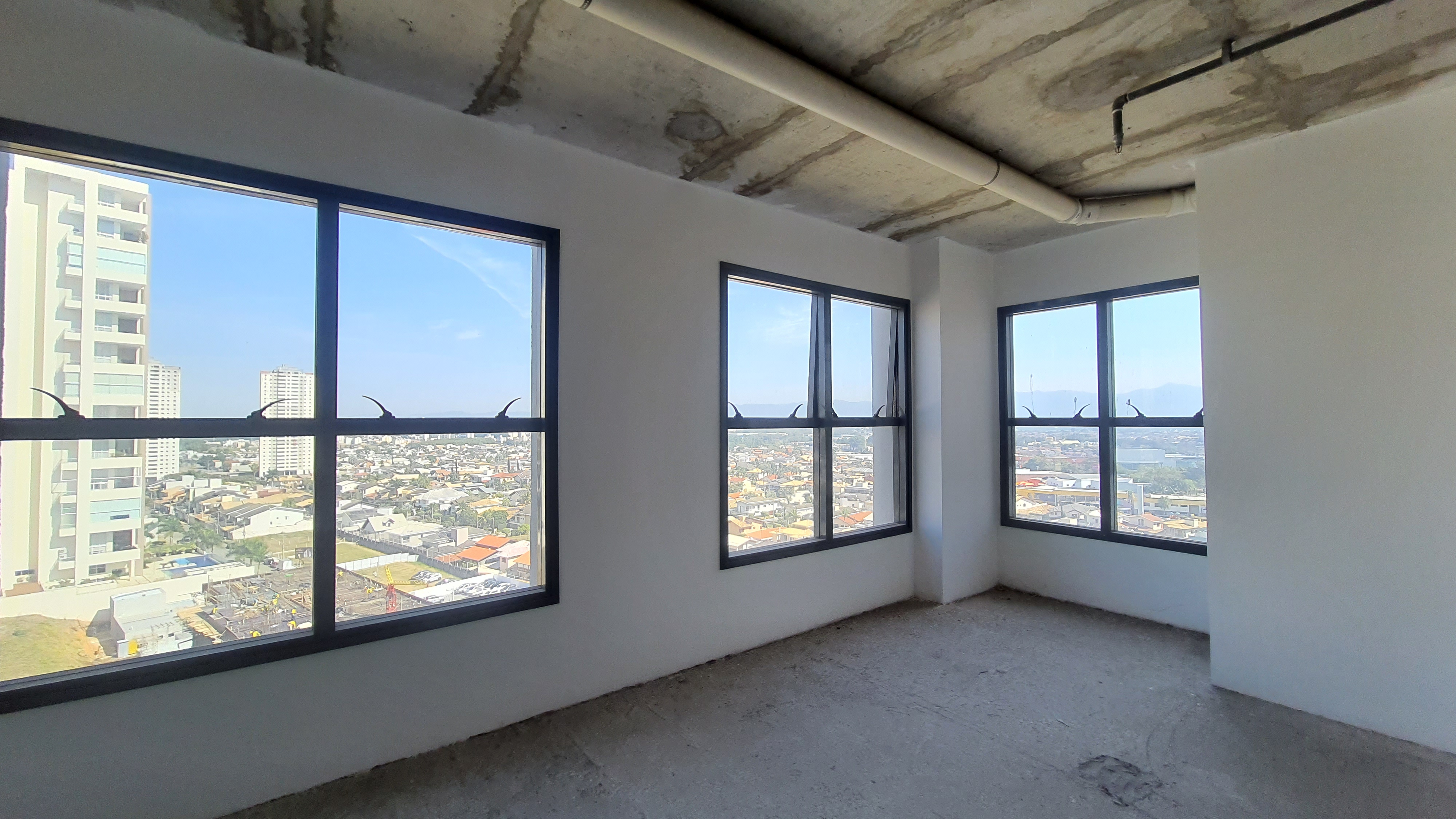 Sala comercial à venda, 62 m² no Edifício The One Office Tower em Taubaté/SP.