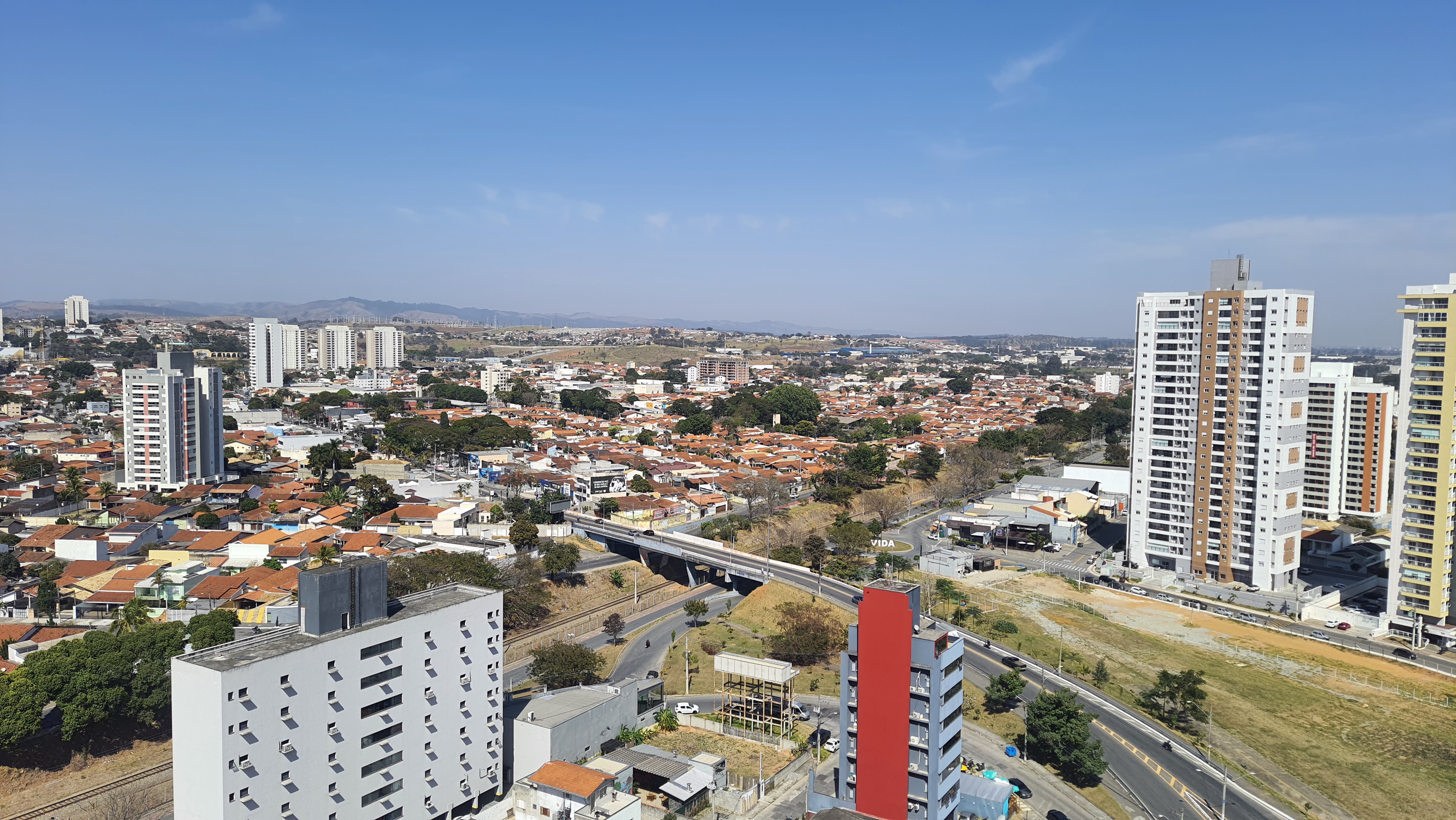 Sala comercial duplex à venda, 74 m² no Edifício The One Office Tower em Taubaté/SP.