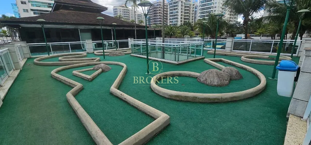 Oportunidade - Avenida Embaixador Abelardo Bueno - Barra Olímpica. Varanda, 2 quartos sendo 1 suíte