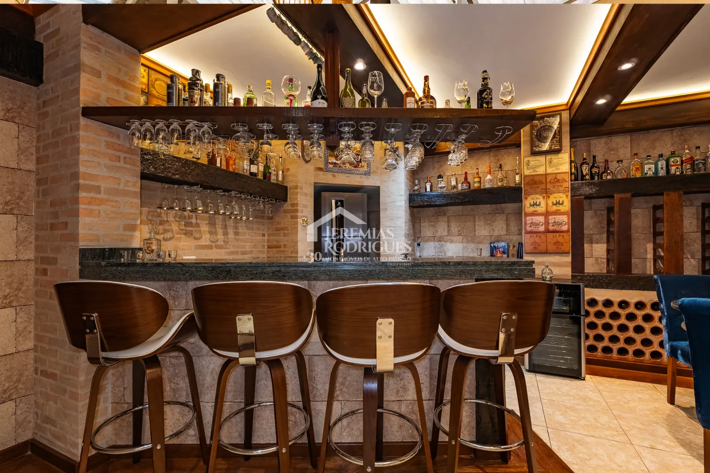 Casa com 5 suítes, 950 m² - Alto do Capivari - Campos do Jordão/SP