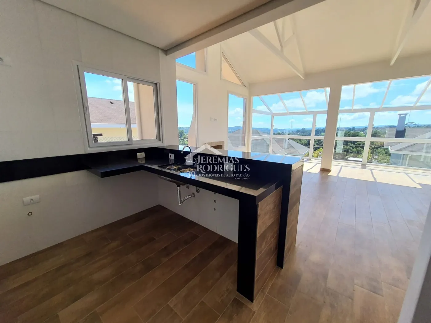 Casa com 3 suítes, 176 m² - Condomínio Sorenberg - Campos do Jordão/SP