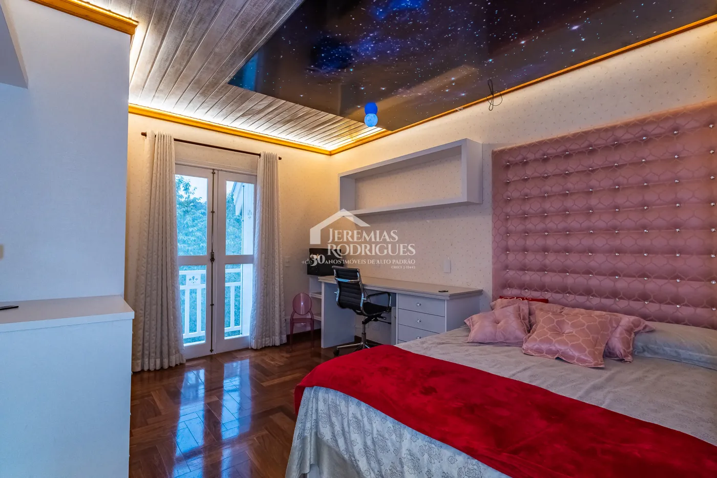 Casa com 5 suítes, 950 m² - Alto do Capivari - Campos do Jordão/SP