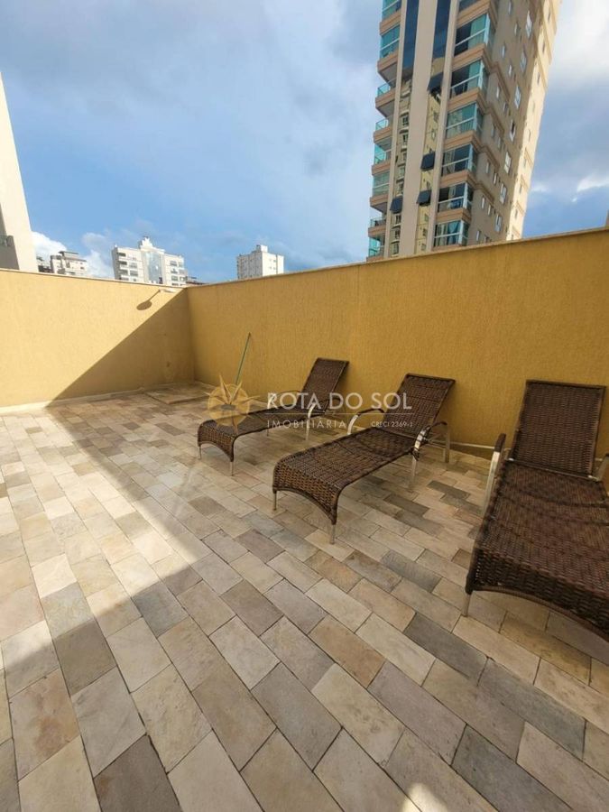 London apartamento mobiliado com 3 quartos na Meia Praia Itapema SC