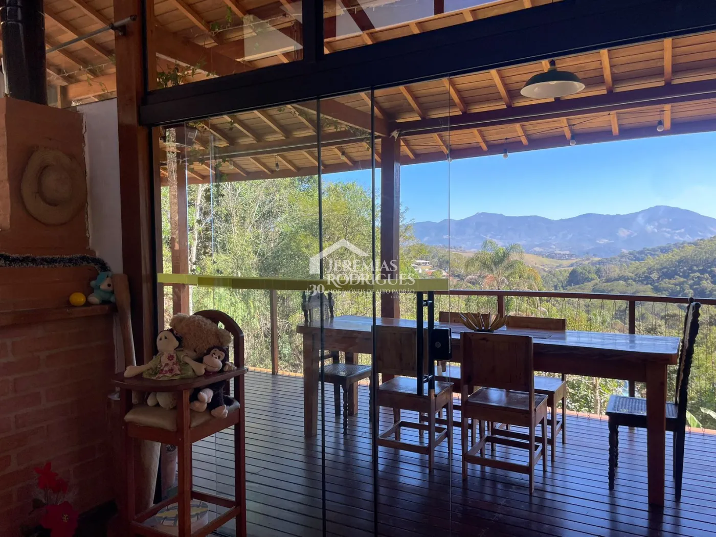 Casa com 2 suítes, no Pinhalzinho em Santo Antônio do Pinhal/SP