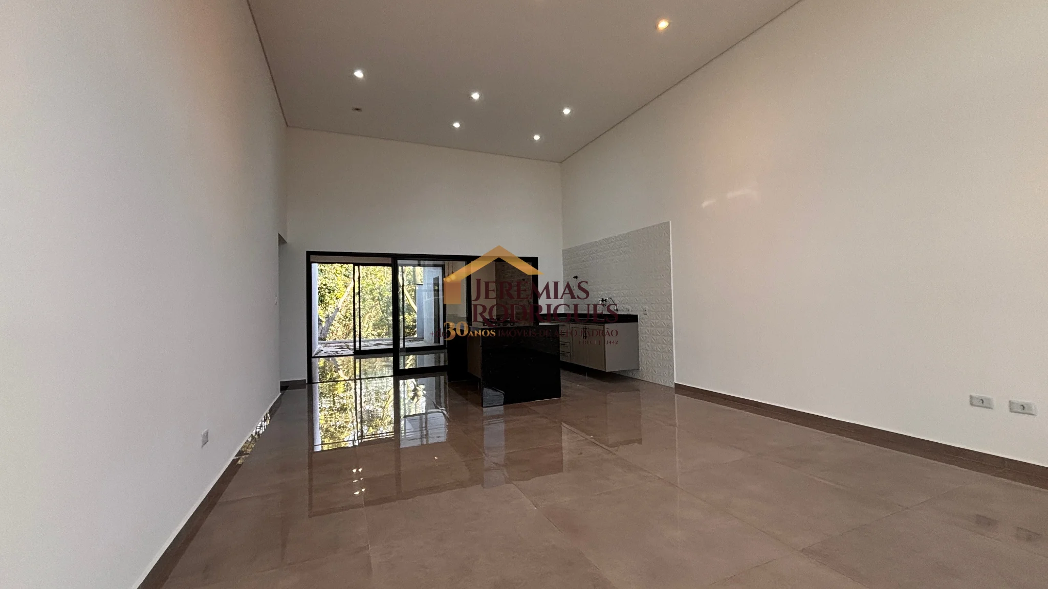 Casa à venda no Condomínio Moema Ville em Pindamonhangaba/SP.