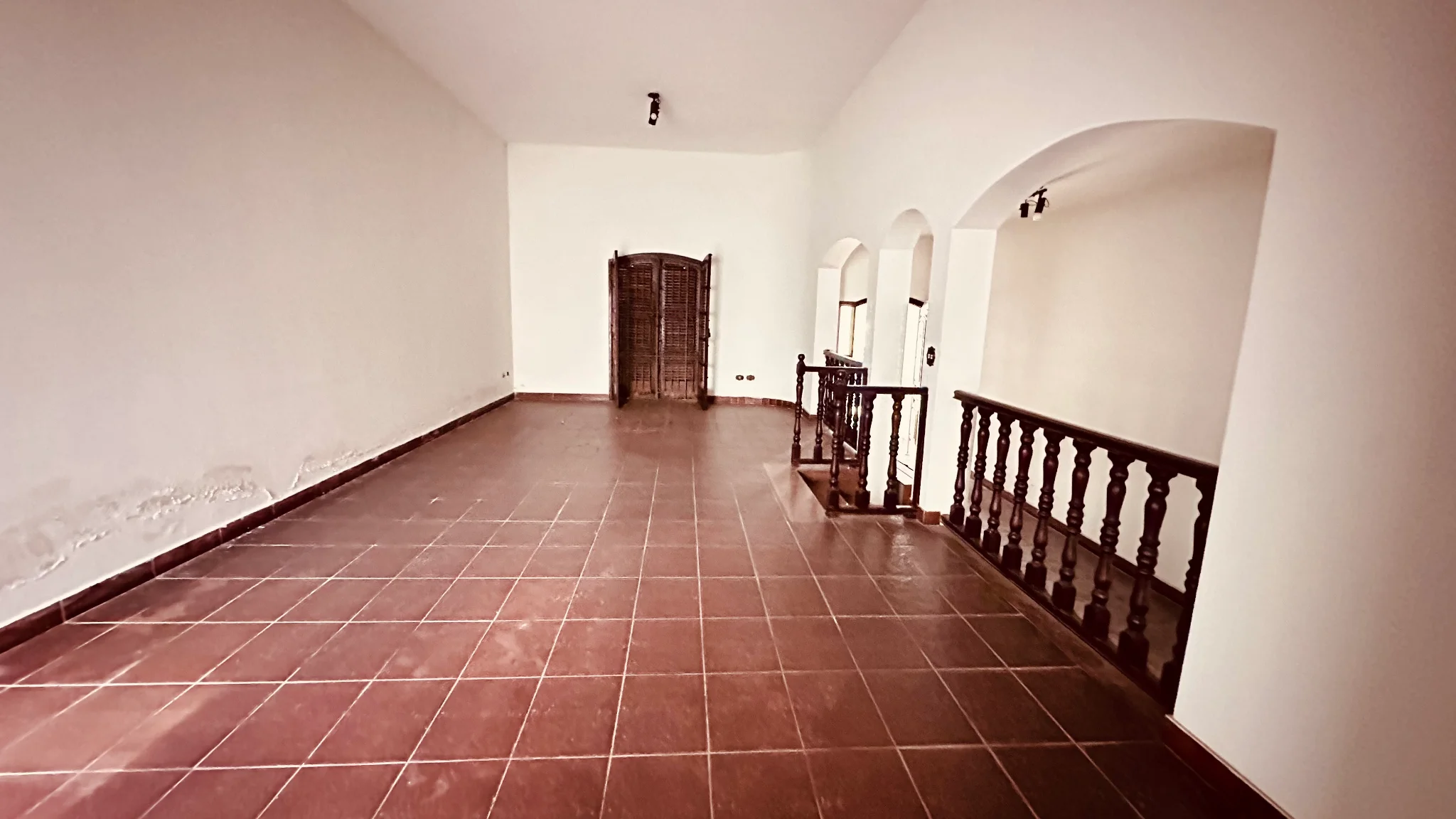 Casa com 3 suítes para venda e locação no bairro Jardim Boa Vista em Pindamonhangaba/SP 