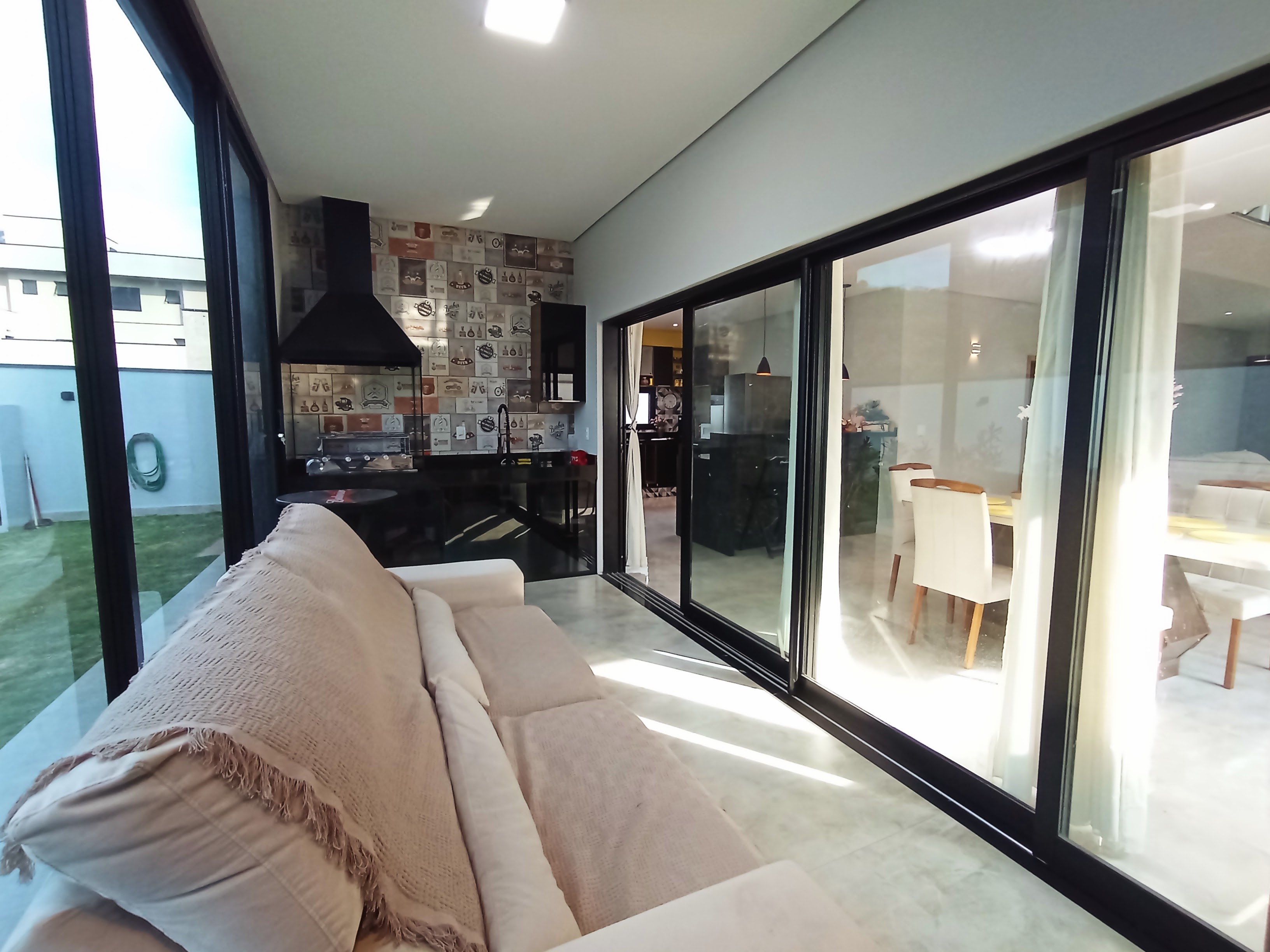 Casa à venda com 4 dormitórios no Condomínio Cyrela Landscape em Taubaté/SP.