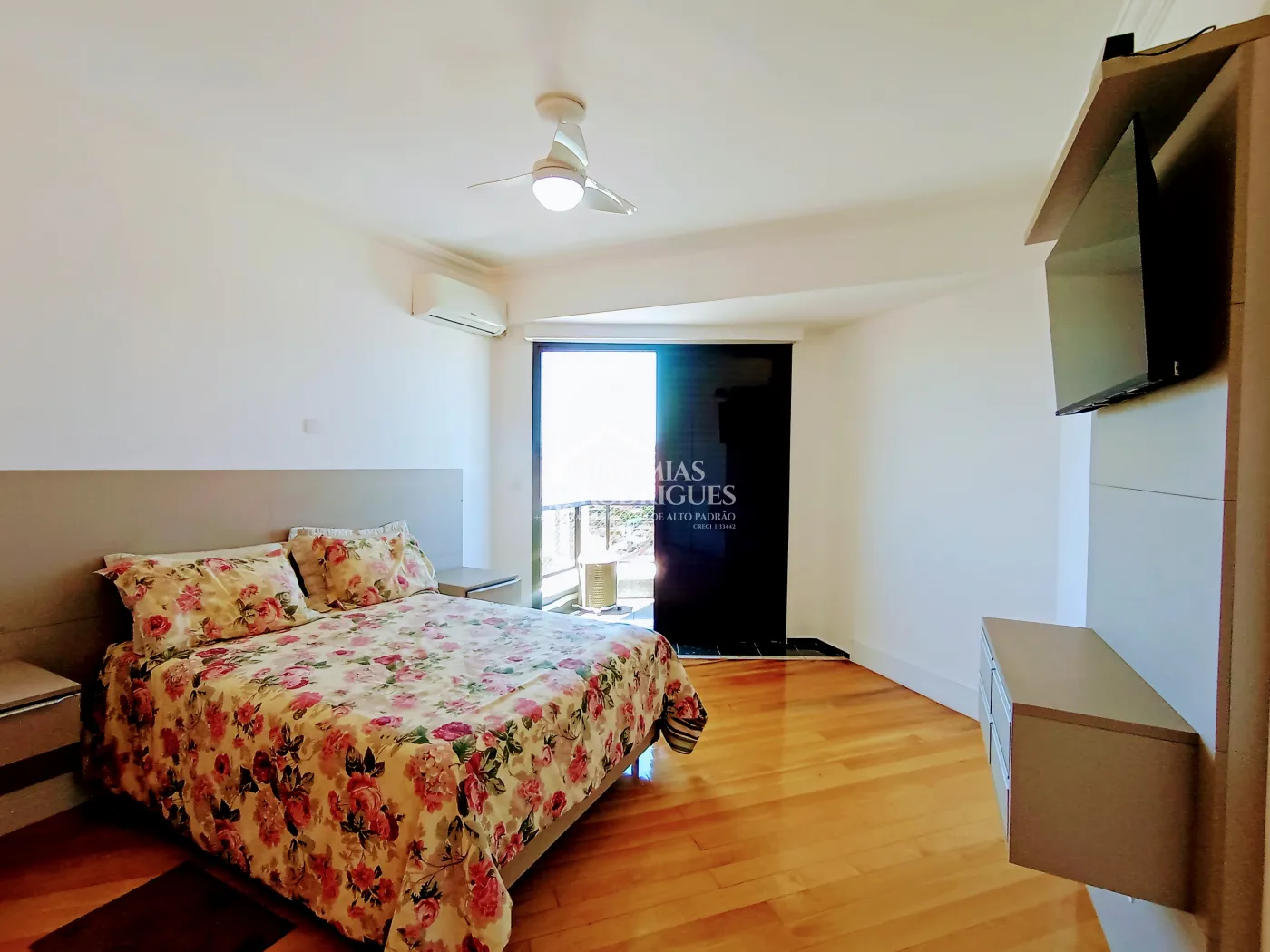 Apartamento para venda com 2 suítes no Edifício Rosa Abirached em Taubaté/SP