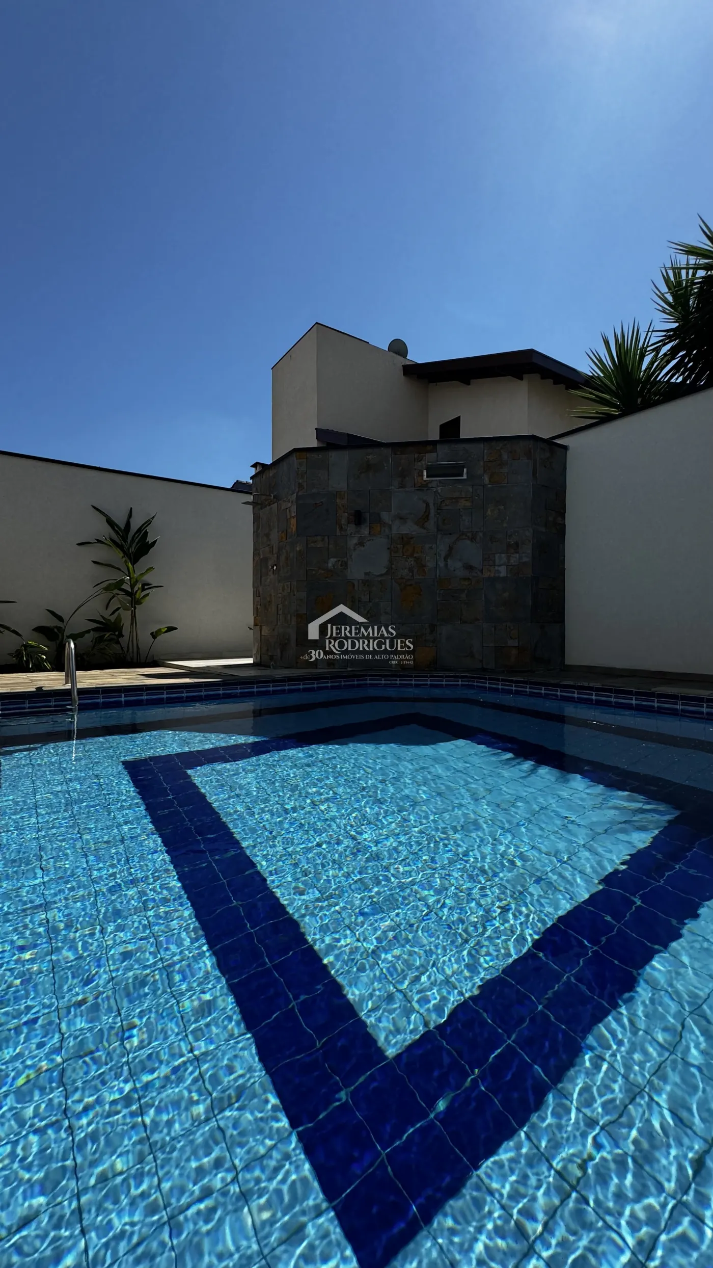 Casa para venda com 4 suítes no Condomínio Real Ville em Pindamonhangaba/SP