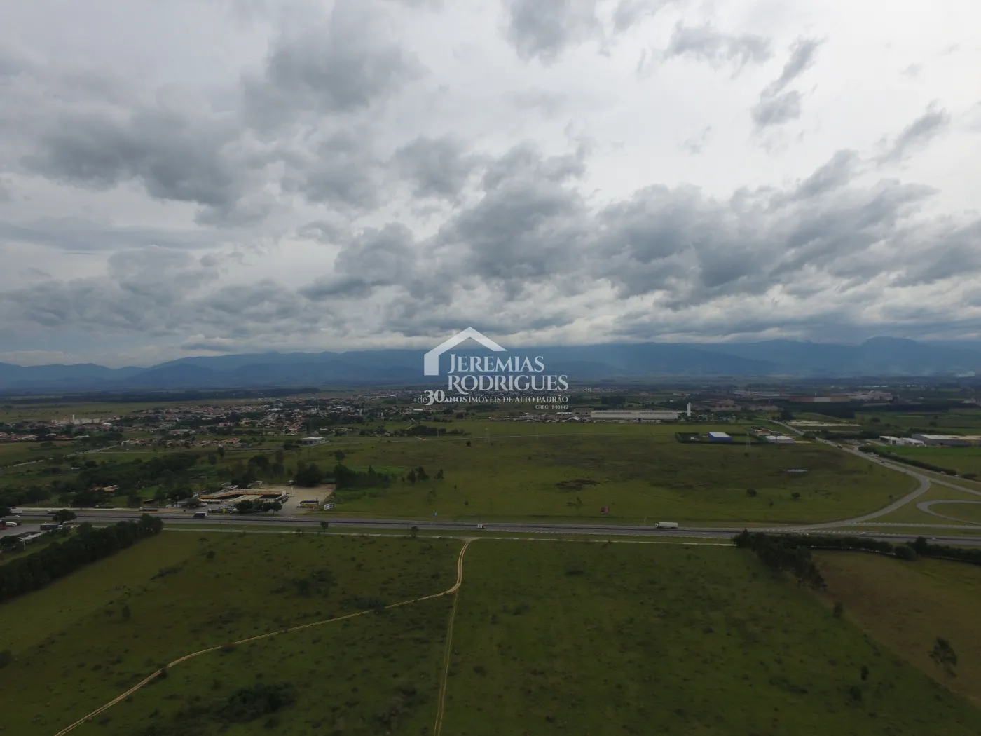 Terreno com 800.000 m² - Feital - Pindamonhangaba/SP.