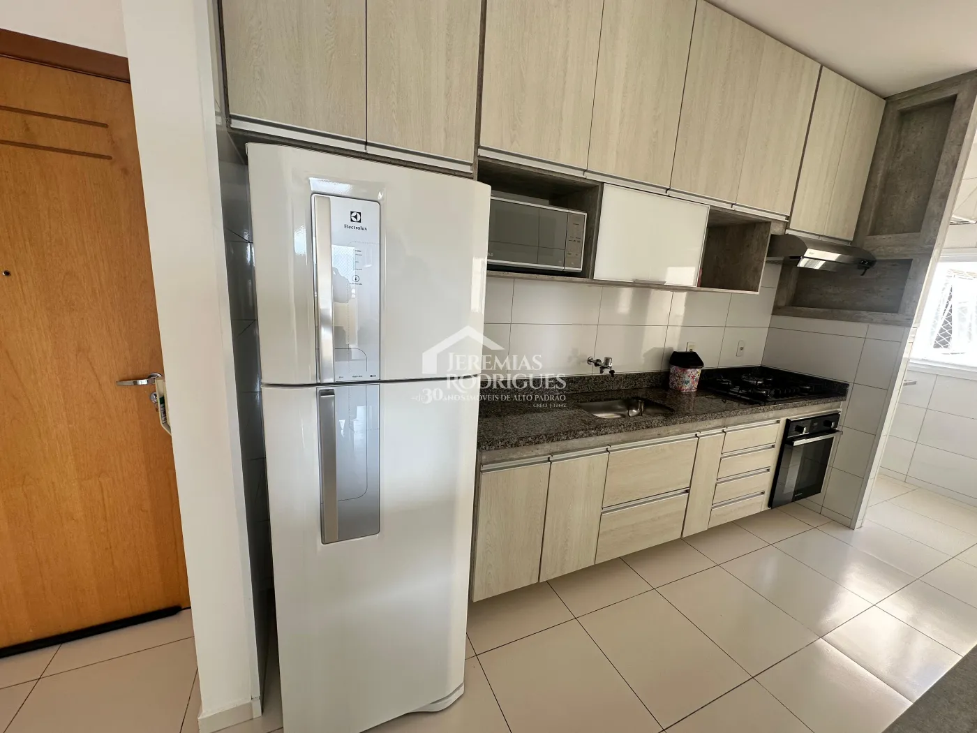 Apartamento para locação com 2 dormitórios, 69 m² - Edifício Embaúba - Pindamonhangaba/SP.
