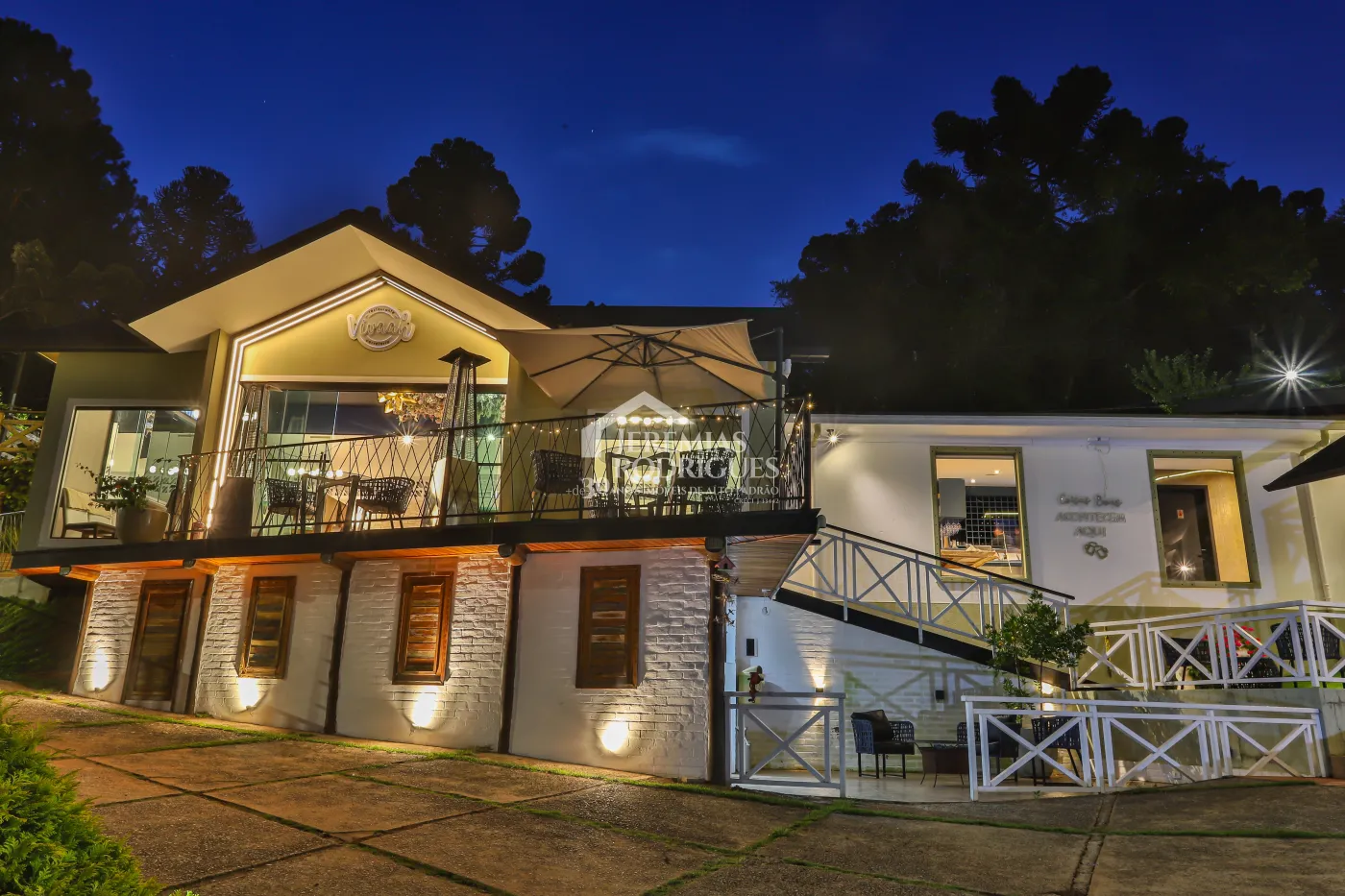 Pousada com 10 suítes, 518 m² - Recanto das Araucárias - Campos do Jordão/SP.