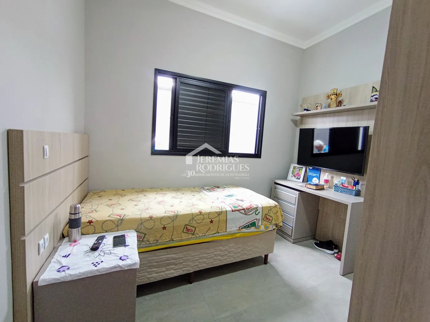 Casa à venda com 3 dormitórios no Condomínio Morada do Visconde em Tremembé/SP.