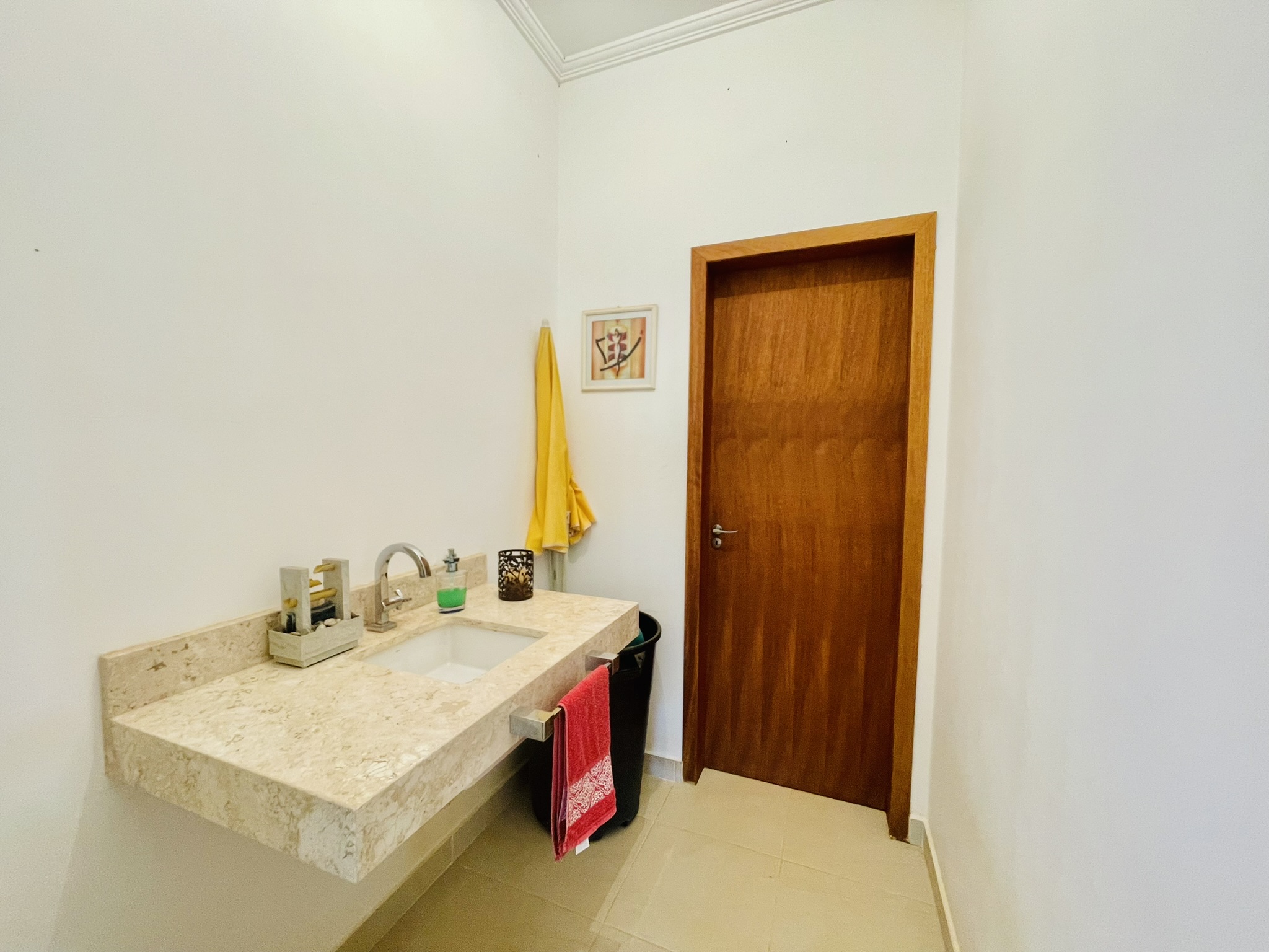 Casa à venda com 4 dormitórios no Condomínio São Félix do Cataguá em Taubaté/SP.