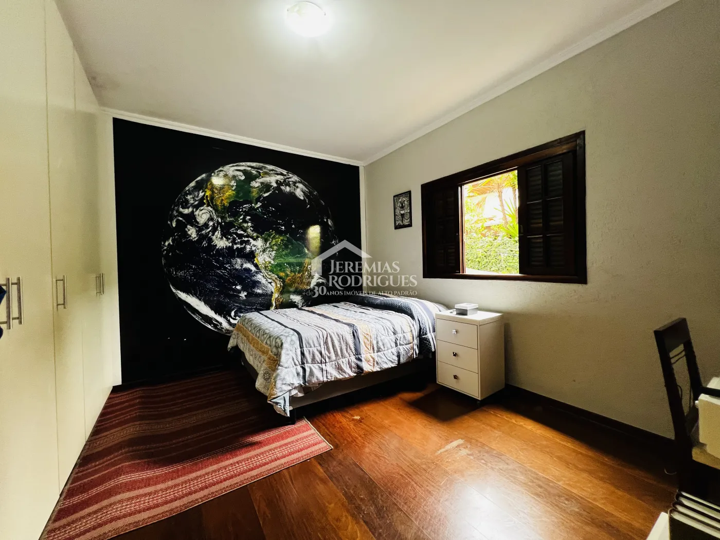 Casa à venda com 3 dormitórios no Condomínio Jardim das Hortênsias em Taubaté/SP.