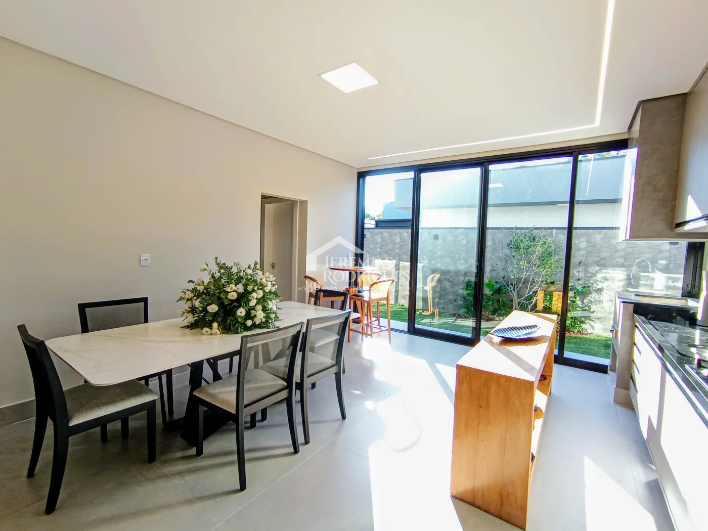 Casa mobiliada e decorada à venda com Exclusividade no Condomínio Cyrella Landscape em Taubaté/SP