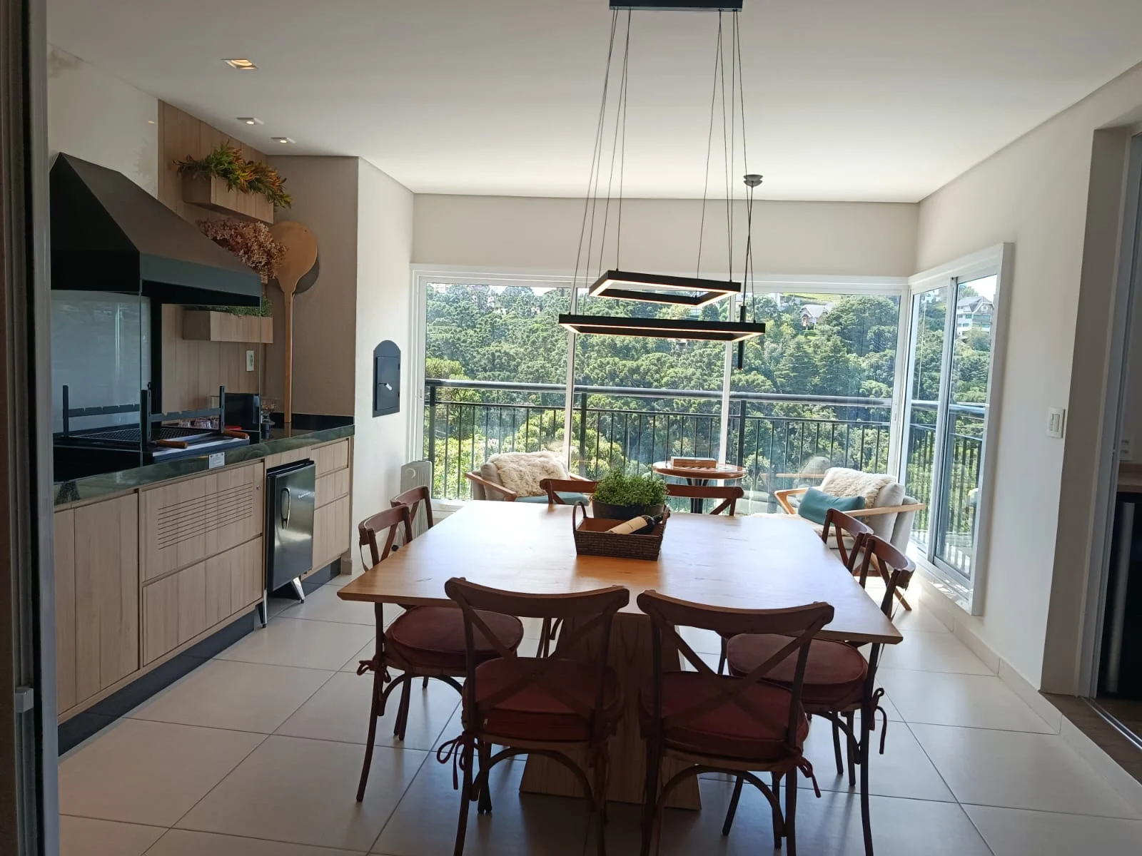 Apartamento à venda com 3 suítes no Edifício Le Premier em Campos do Jordão/SP. 