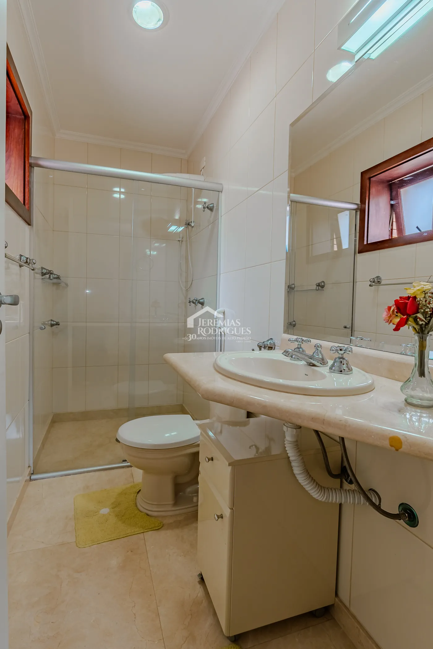 Casa para venda e locação com 5 suítes no Jardim Véu da Noiva em Campos do Jordão/SP