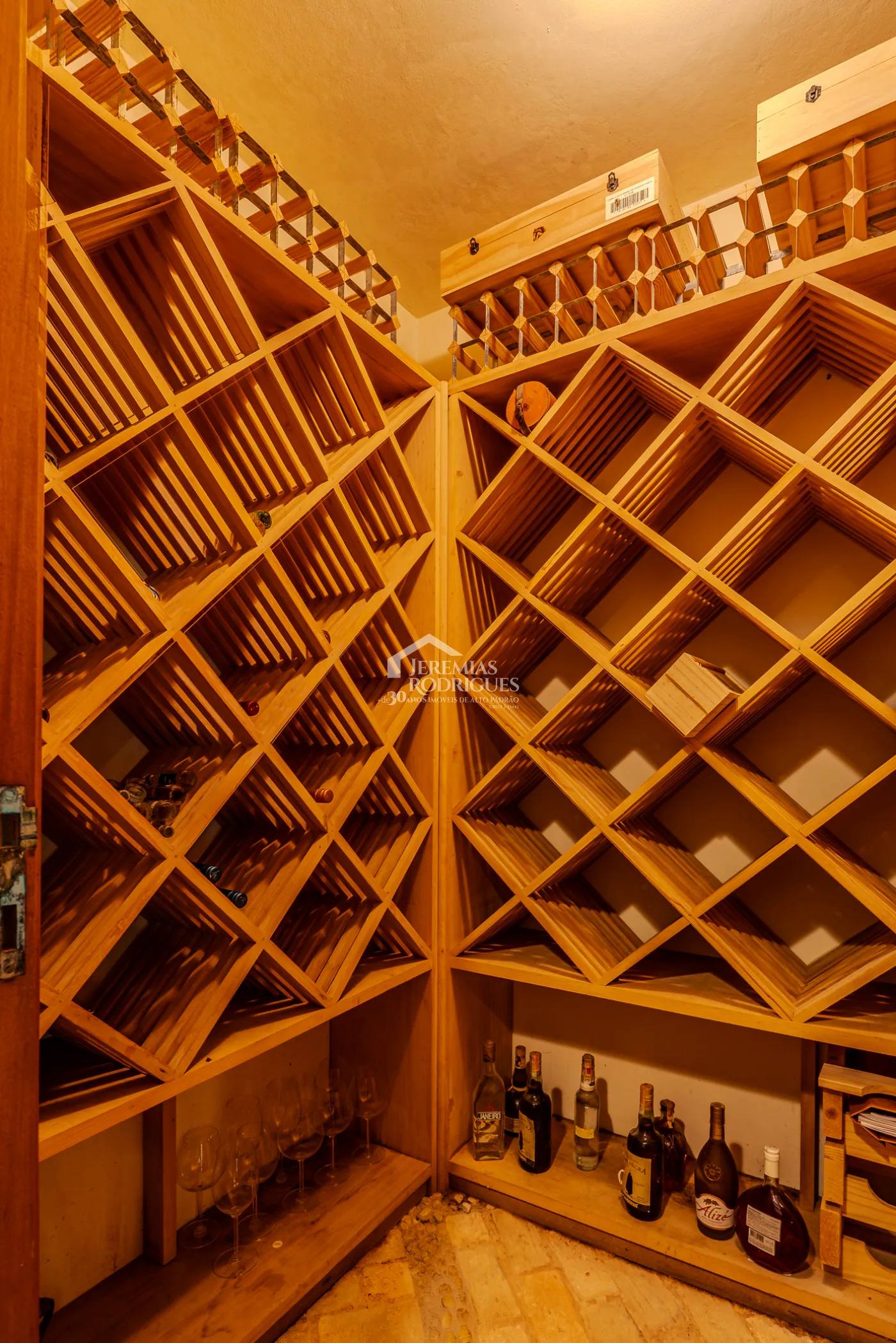 Casa de Campo à venda com 5 suítes no bairro Reinópolis em Santo Antônio do Pinhal/SP