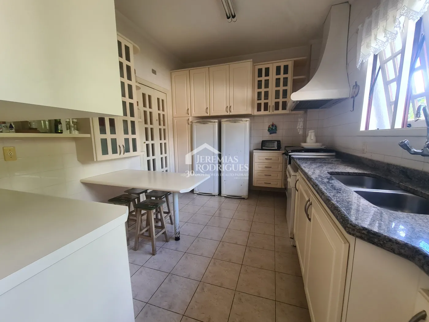 Apartamento para venda com 3 dormitórios no Condomínio Velden Village em Campos do Jordão/SP