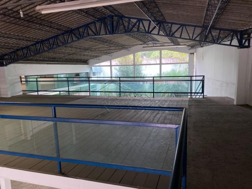 Galpão para venda e locação no Centro em Pindamonhangaba/SP. 