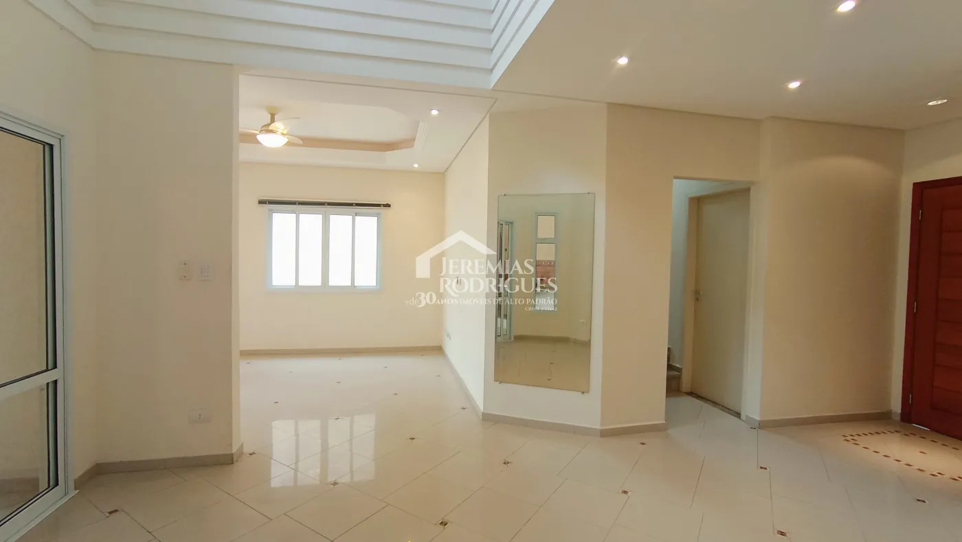 Casa à venda com 5 dormitórios no Condomínio Taubaté Village em Taubaté/SP.