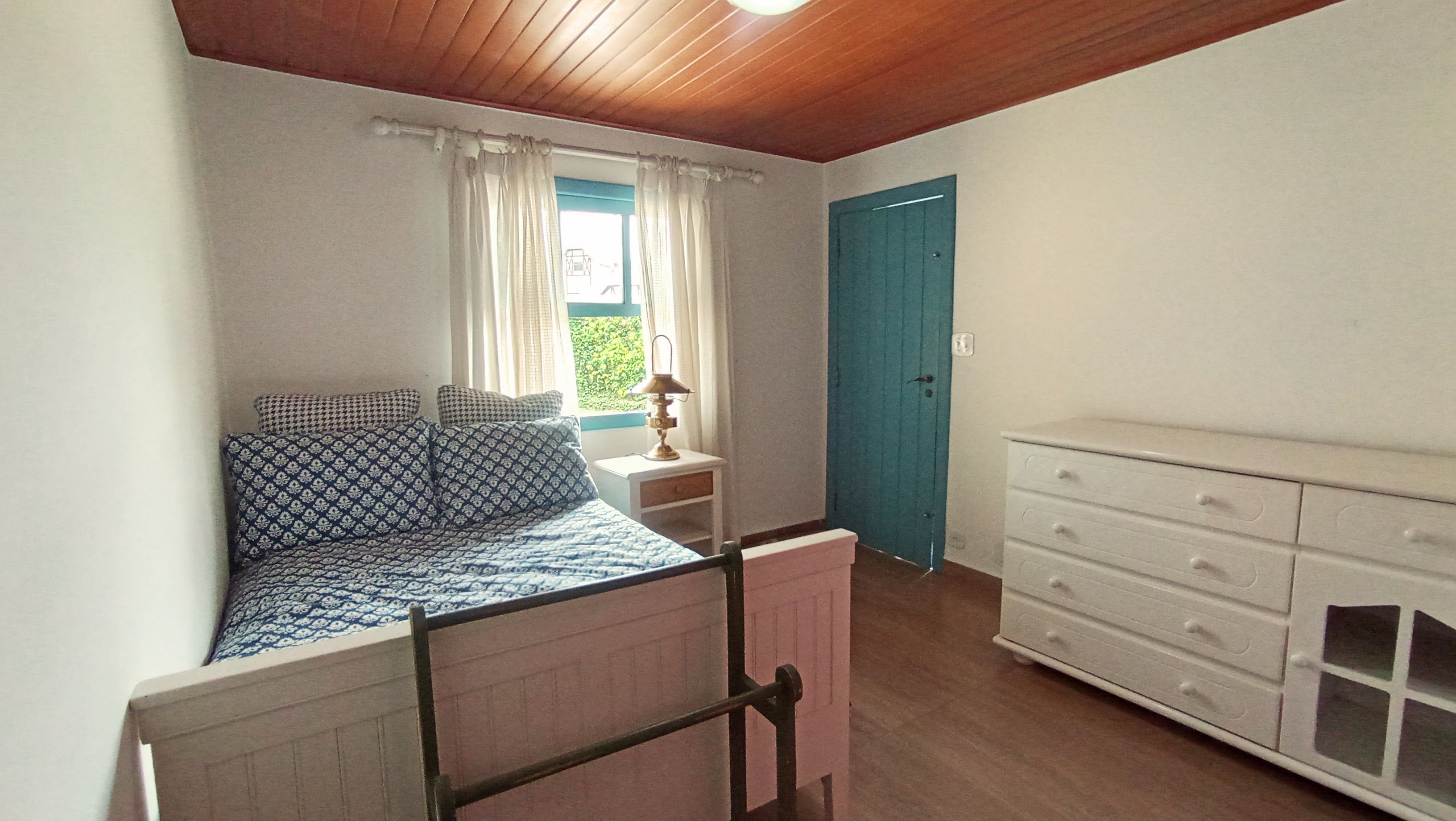 Casa à venda com 5 dormitórios no Capivari em Campos do Jordão/SP.