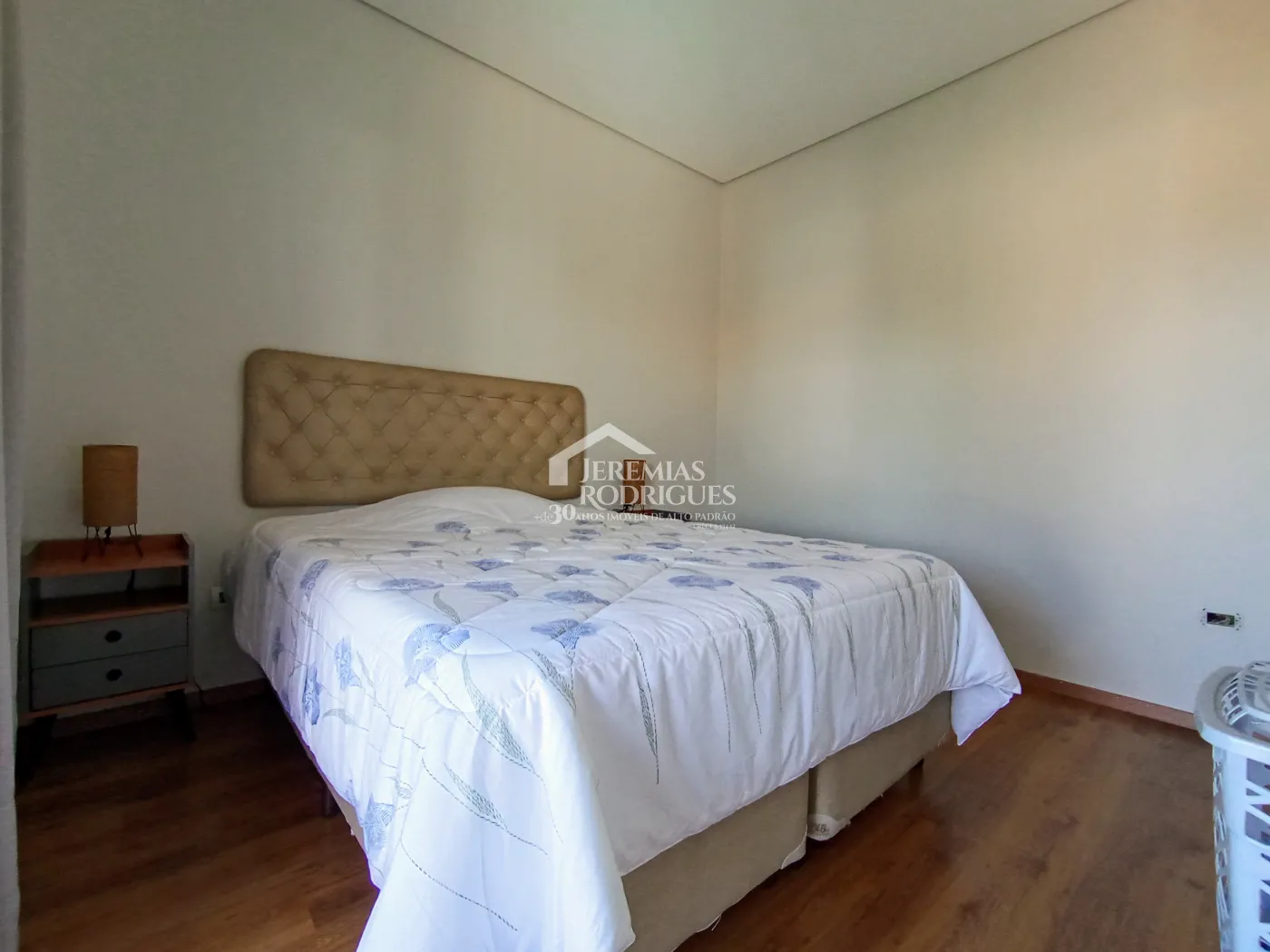 Casa à venda com 3 suítes no Condomínio Reserva dos Lagos em Pindamonhangaba/SP.