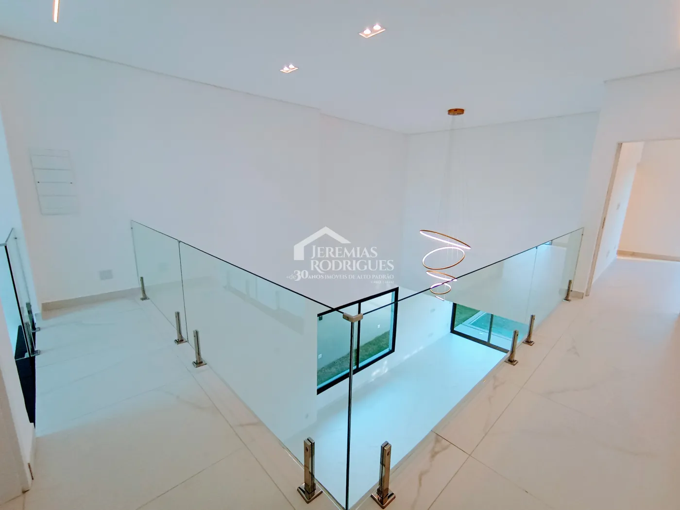 Casa assobradada à venda com 4 dormitórios no Condomínio Cyrella Landscape emTaubaté/SP.