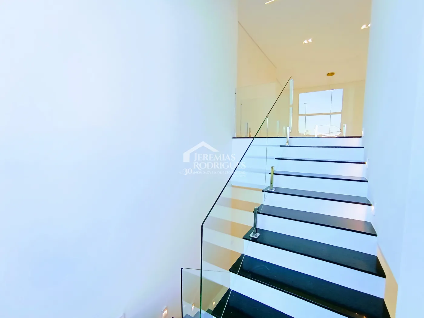 Casa assobradada à venda com 4 dormitórios no Condomínio Cyrella Landscape emTaubaté/SP.