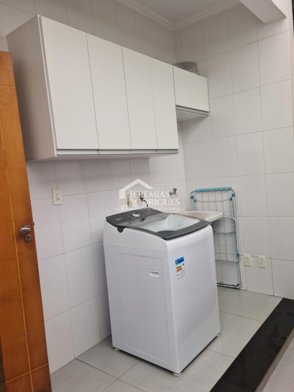 Sobrado com 4 suítes no Condomínio Real Ville