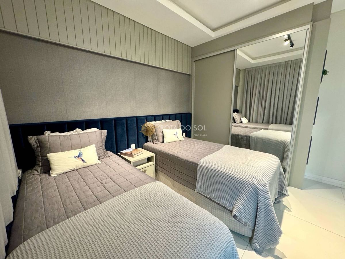 Imperial Palace Apartamento 5 Suítes Meia Praia Itapema SC — foto 34