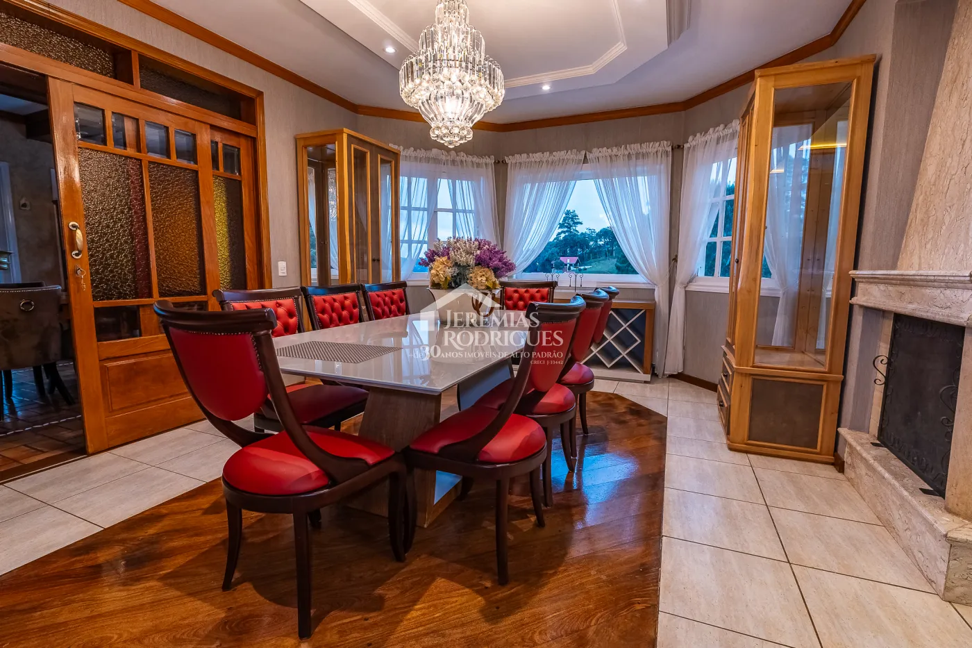 Casa com 5 suítes, 950 m² - Alto do Capivari - Campos do Jordão/SP