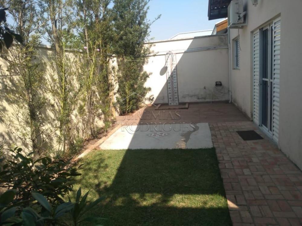 Casa à venda com 3 dormitórios no Condomínio Campos do Conde II em Tremembé/SP.