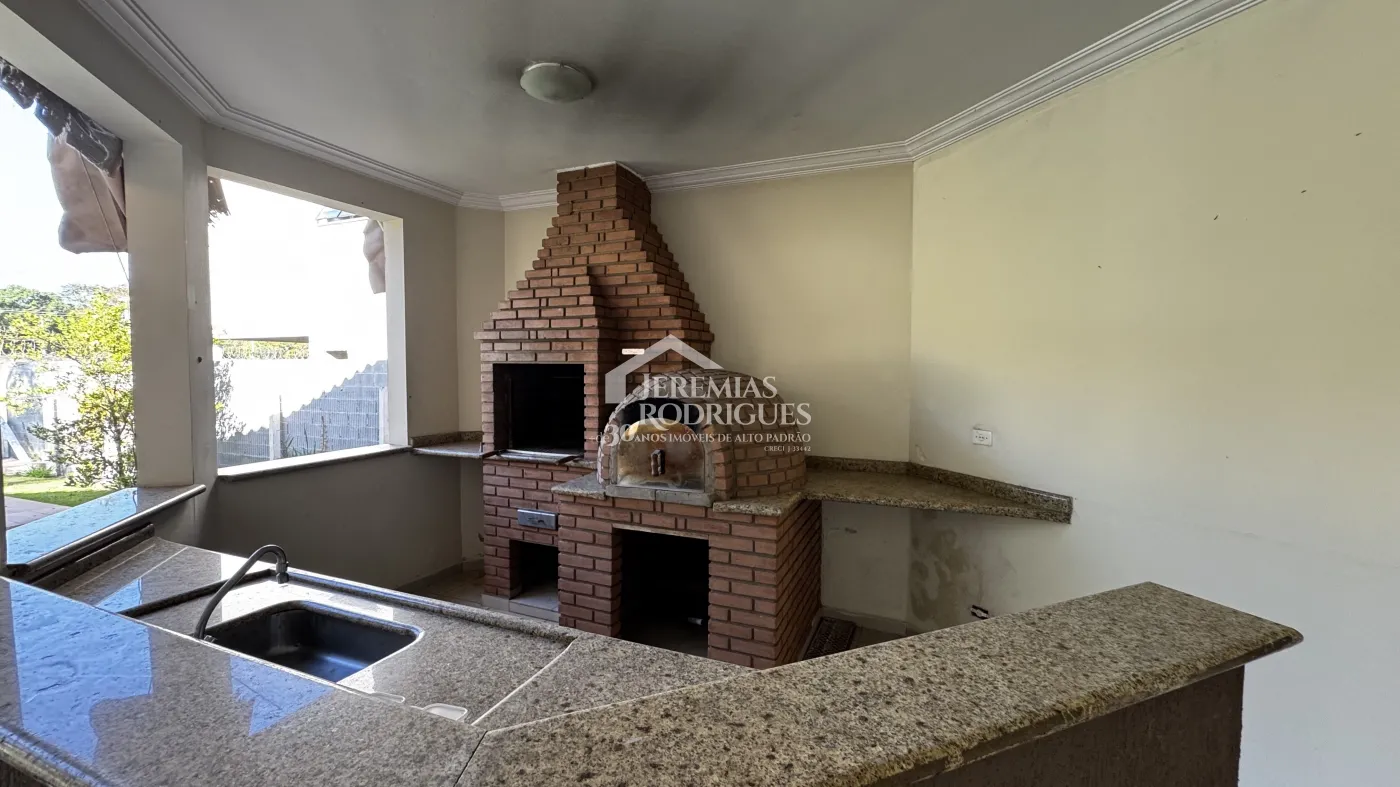 Casa para venda e locação com 4 dormitórios no Condomínio Colonial Village I em Pindamonhangaba/SP