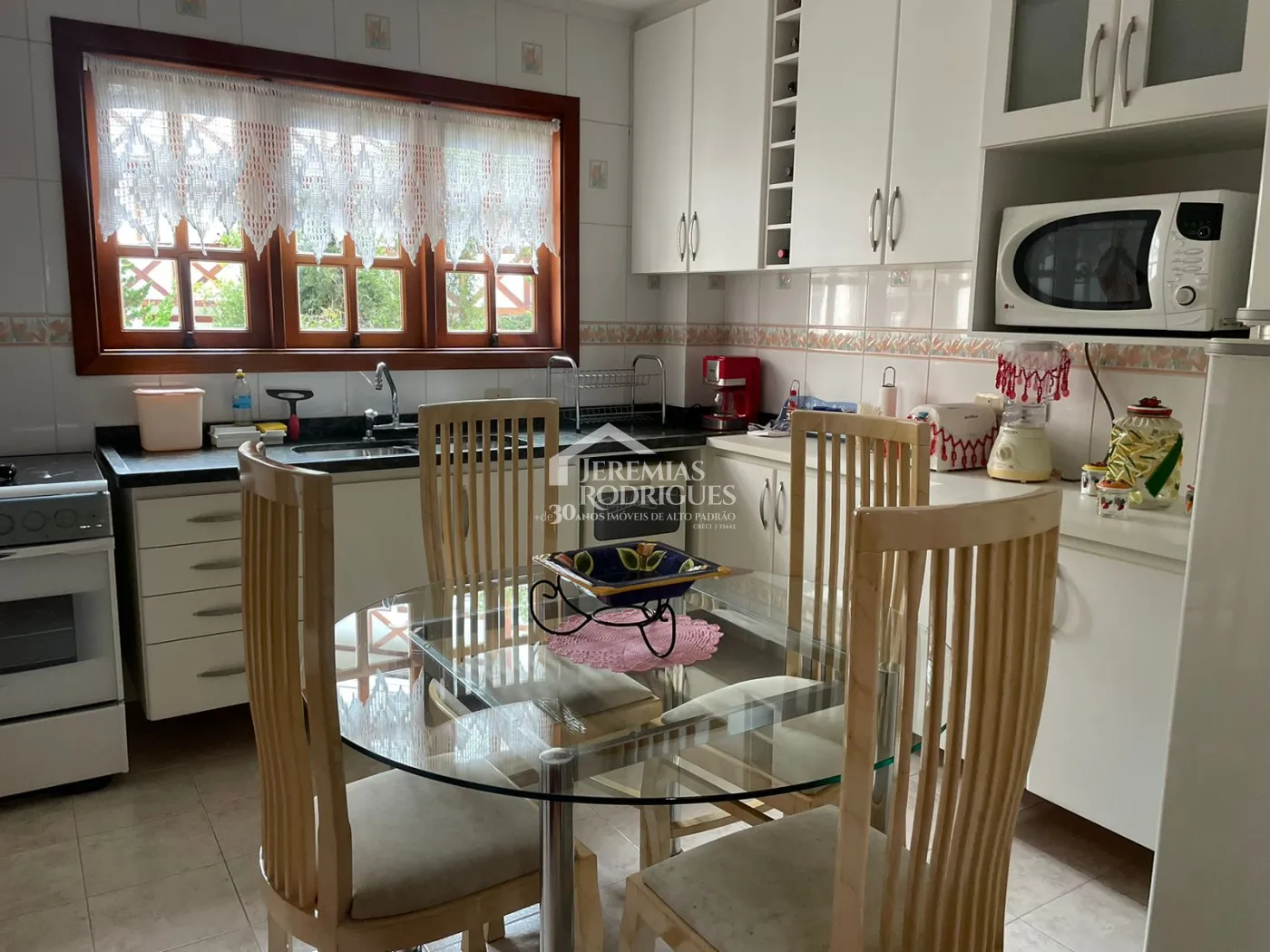 Apartamento com 3 dormitórios, 186 m² -  Condomínio Nouvelle Ville - Campos do Jordão/SP
