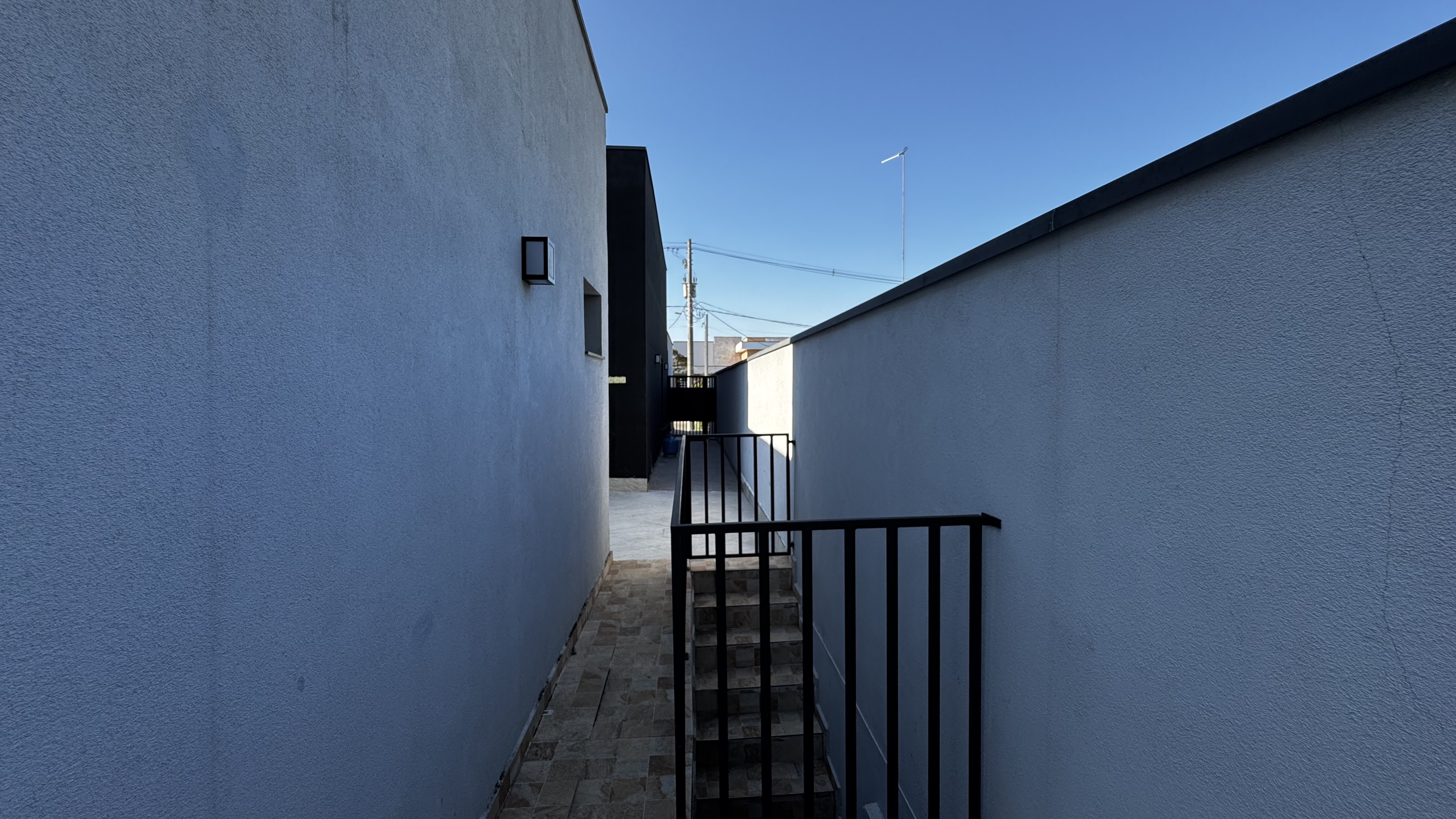 Casa para venda e locação com 3 suítes no Condomínio Reserva dos Lagos em Pindamonhangaba/SP.