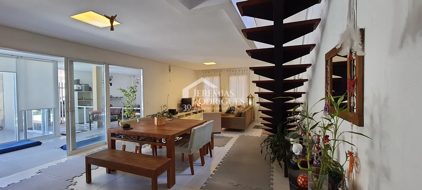 Casa com 3 suítes para venda no Condomínio Campos Do Conde II Versailles em Tremembé/SP