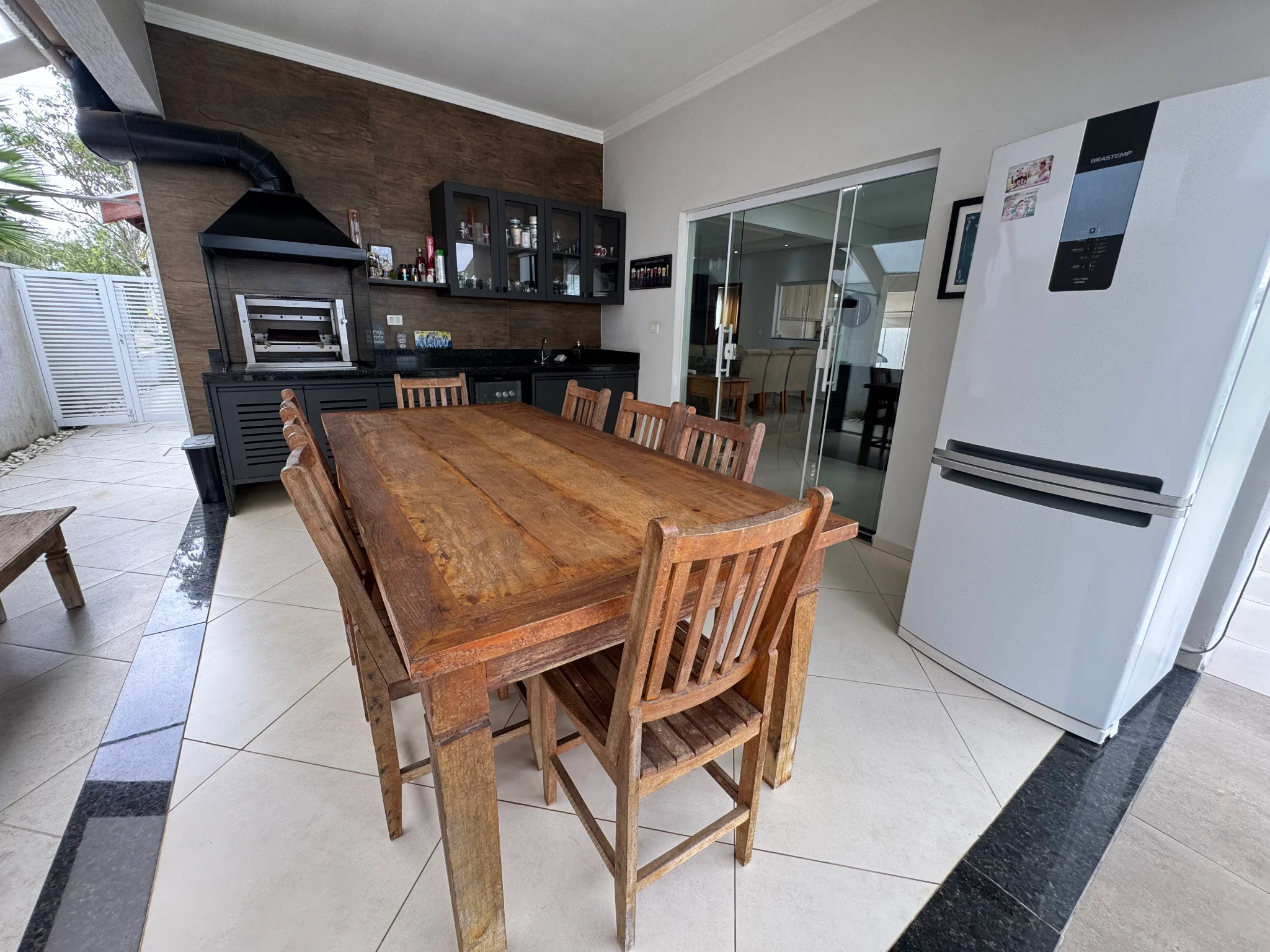 Casa à venda com 3 suítes no Condomínio Reserva dos Lagos em Pindamonhangaba/SP. 