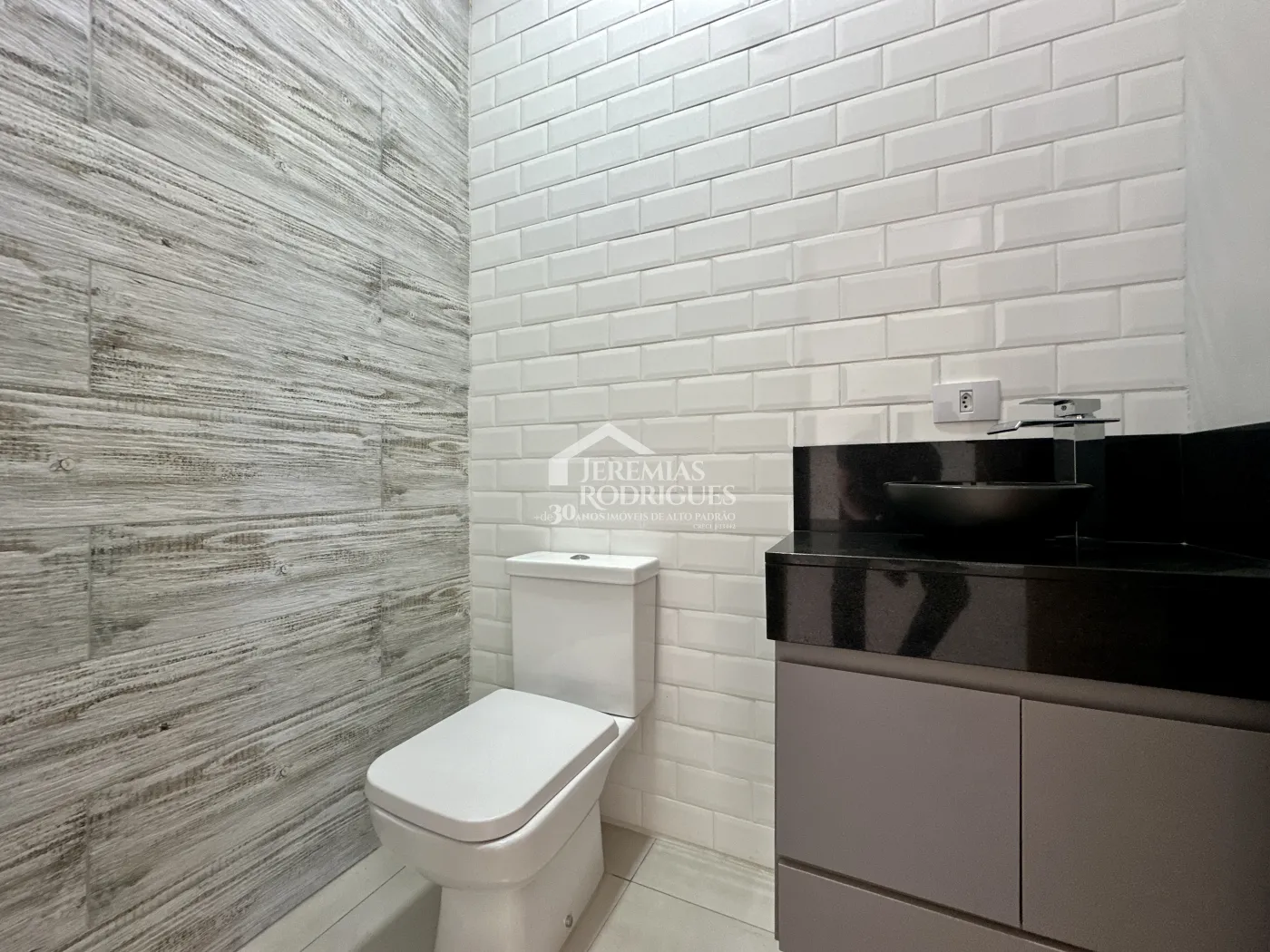 Casa para locação com 3 dormitórios no Condomínio Parque das Araucárias em Tremembé/SP
