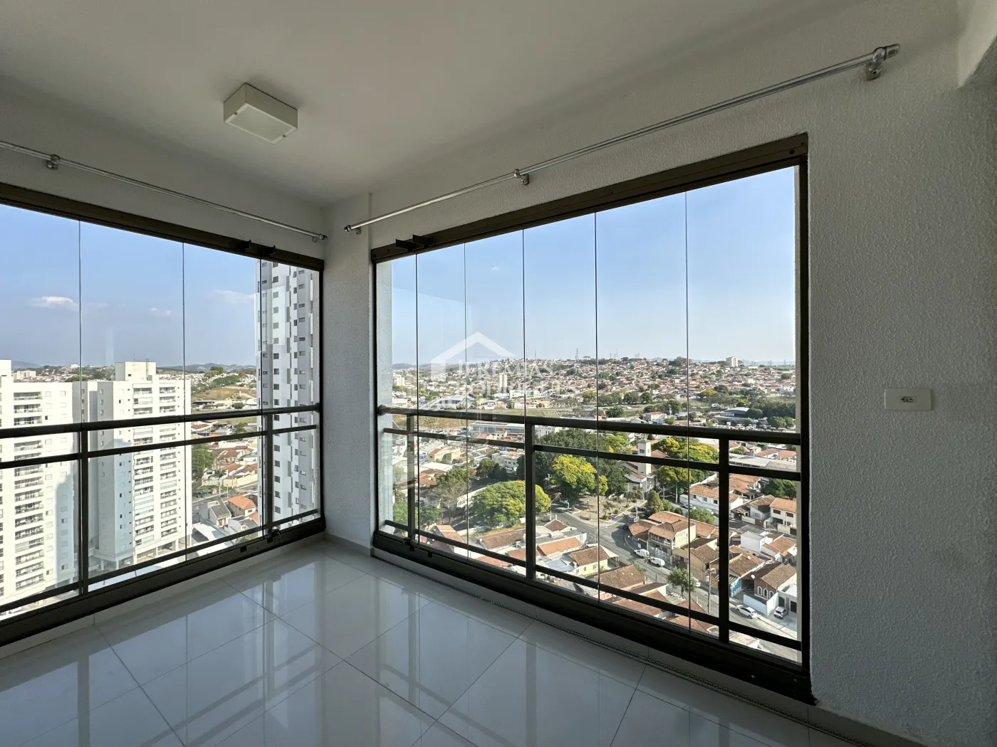 Apartamento com 3 dormitórios, 125 m² - Edifício Jabuticabeiras - Taubaté/SP.