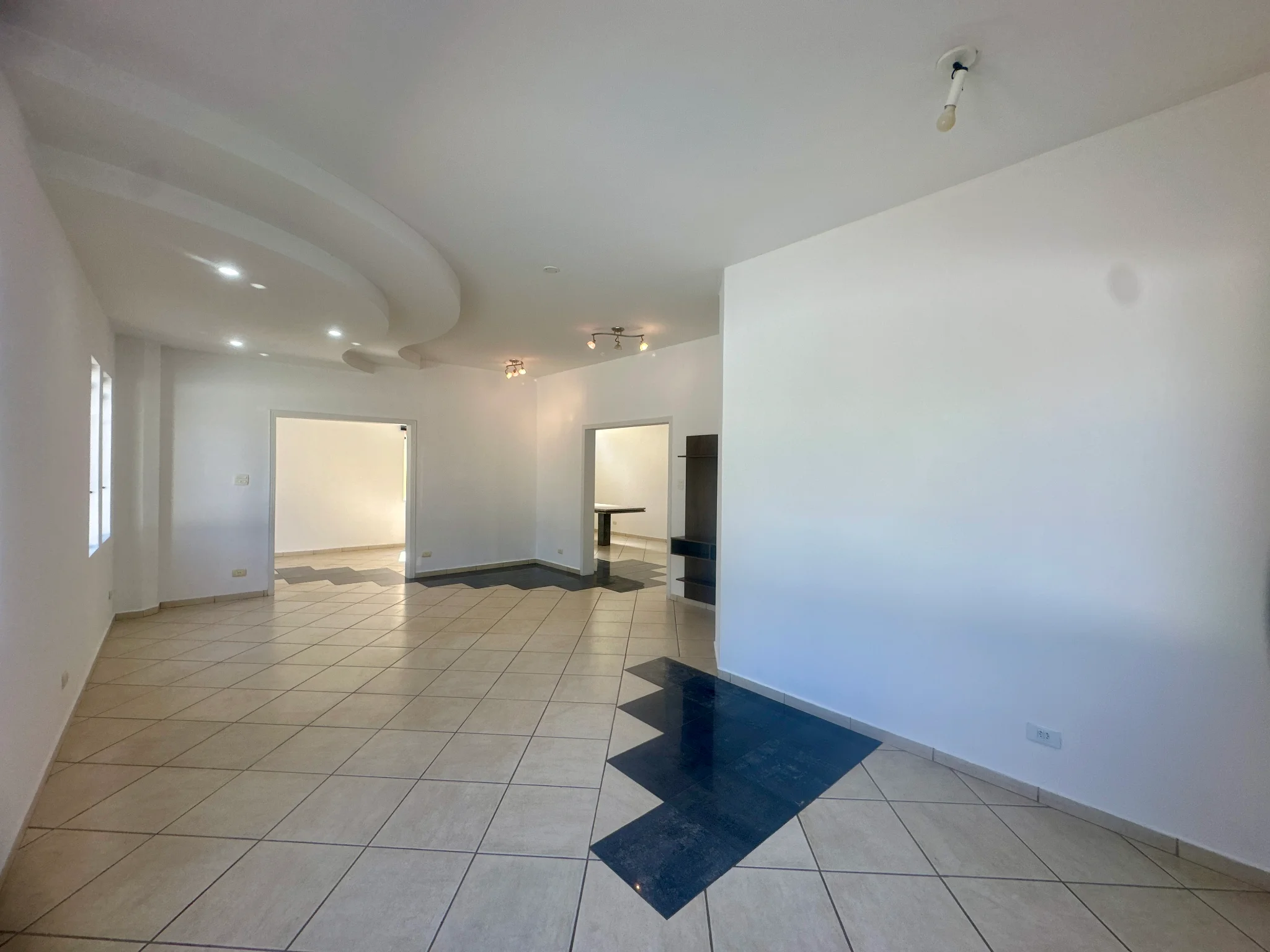 Casa para venda e locação no Condomínio Taubaté Village em Taubaté/SP.