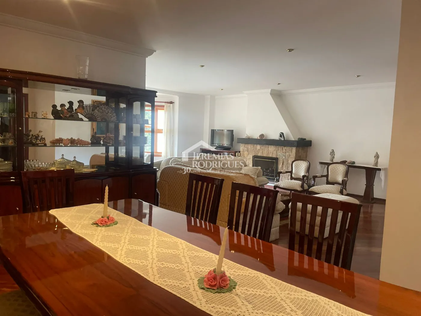 Apartamento com 3 dormitórios, 186 m² -  Condomínio Nouvelle Ville - Campos do Jordão/SP