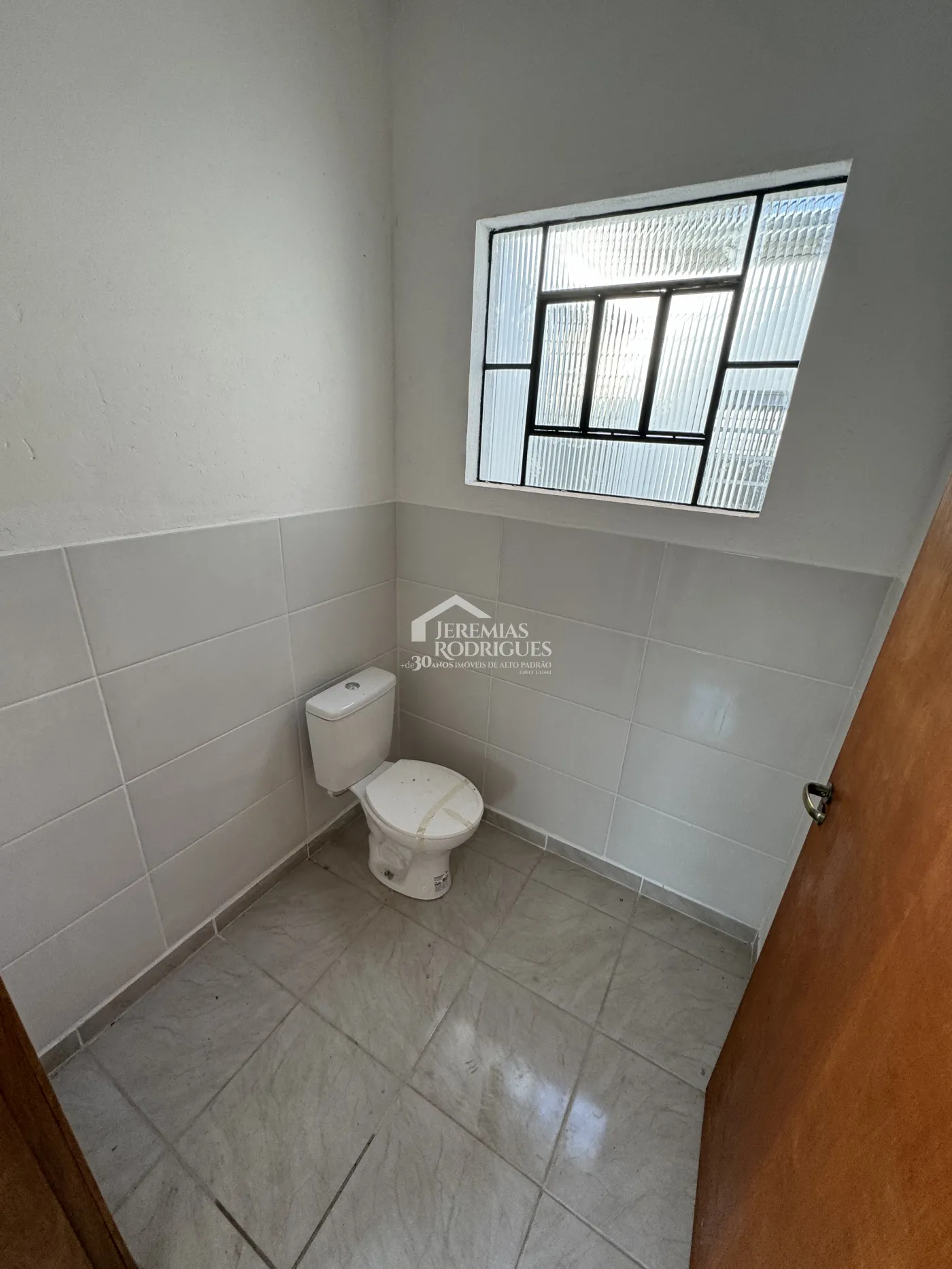 Galpão para venda e locação no bairro Crispim em Pindamonhangaba/SP.